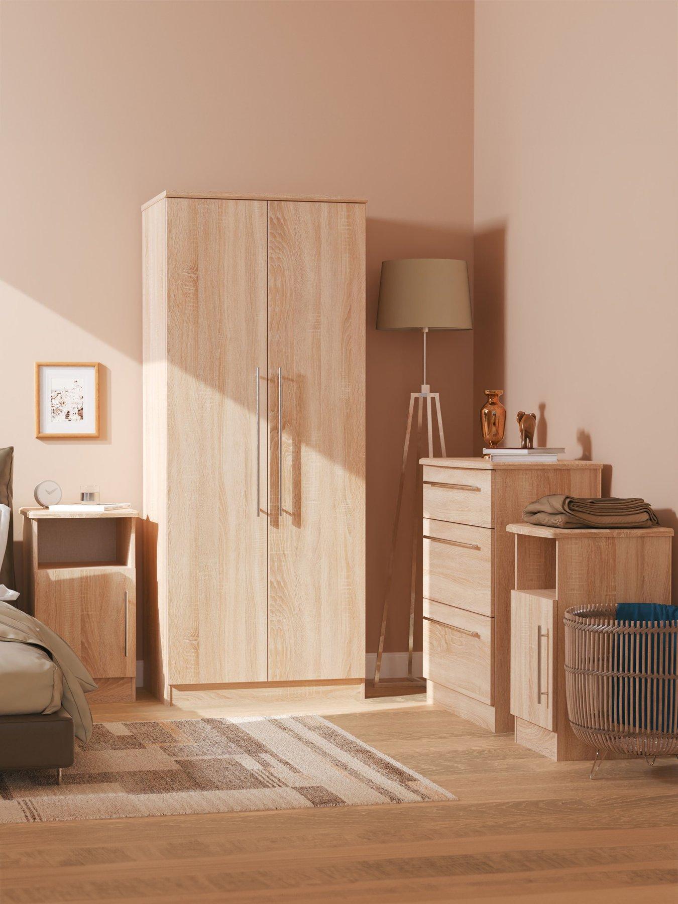undefined Oxford Ready Assembled 4 Piece Set - 2x Bedside Chests,  Chest of 3 Drawers, 2 Door Wardrobe