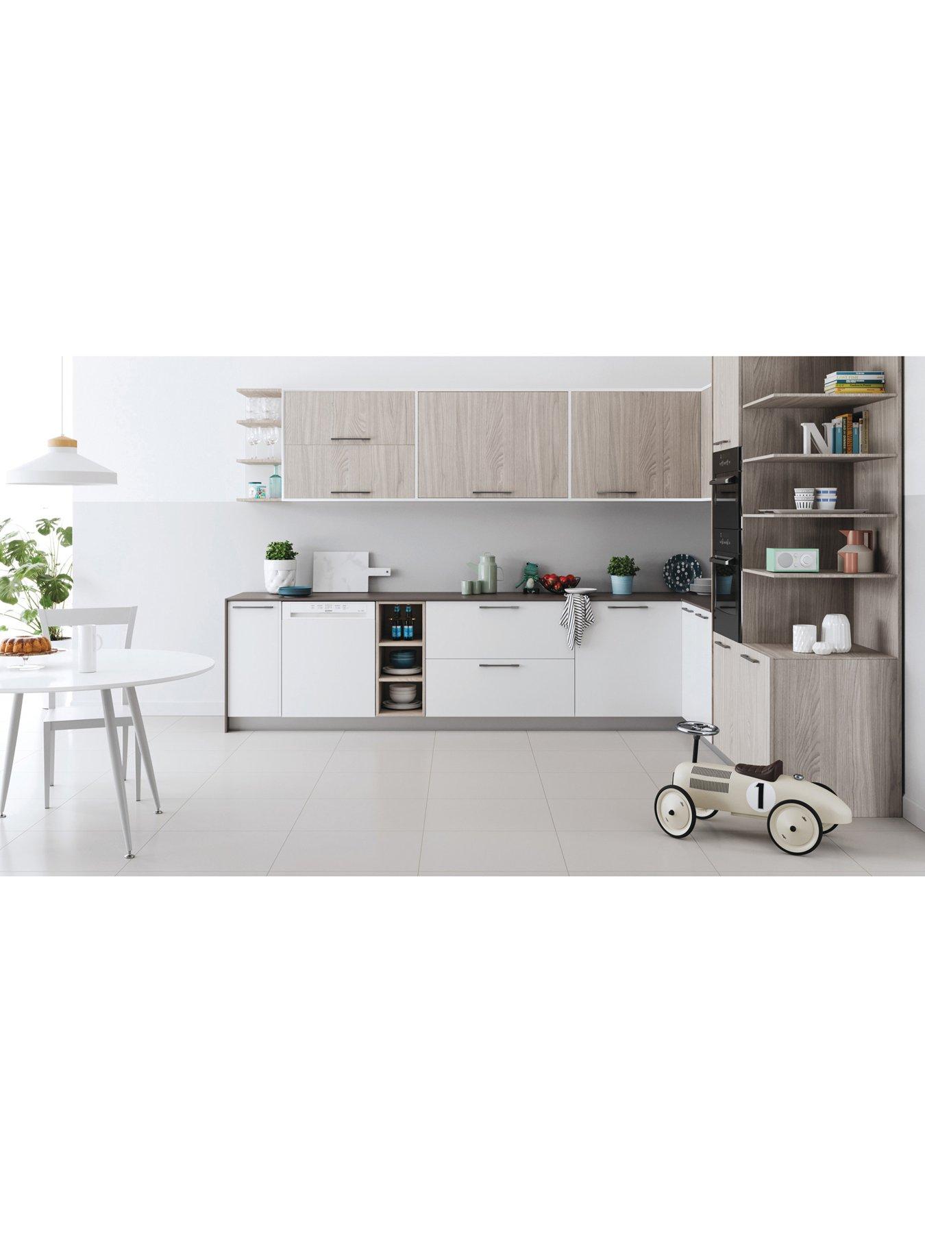 Image 4 of 7 of Indesit Push&amp;Go I3BL626UK 14 Place Setting Built-in Dishwasher