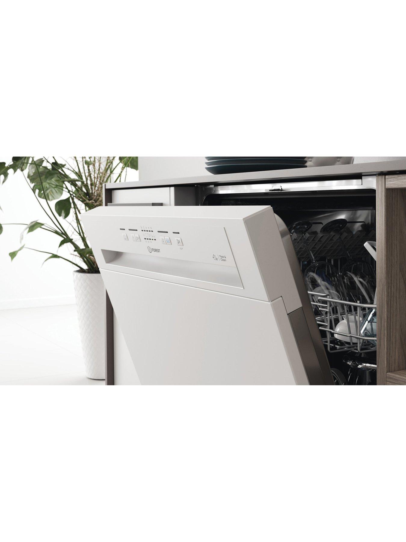 Image 6 of 7 of Indesit Push&amp;Go I3BL626UK 14 Place Setting Built-in Dishwasher