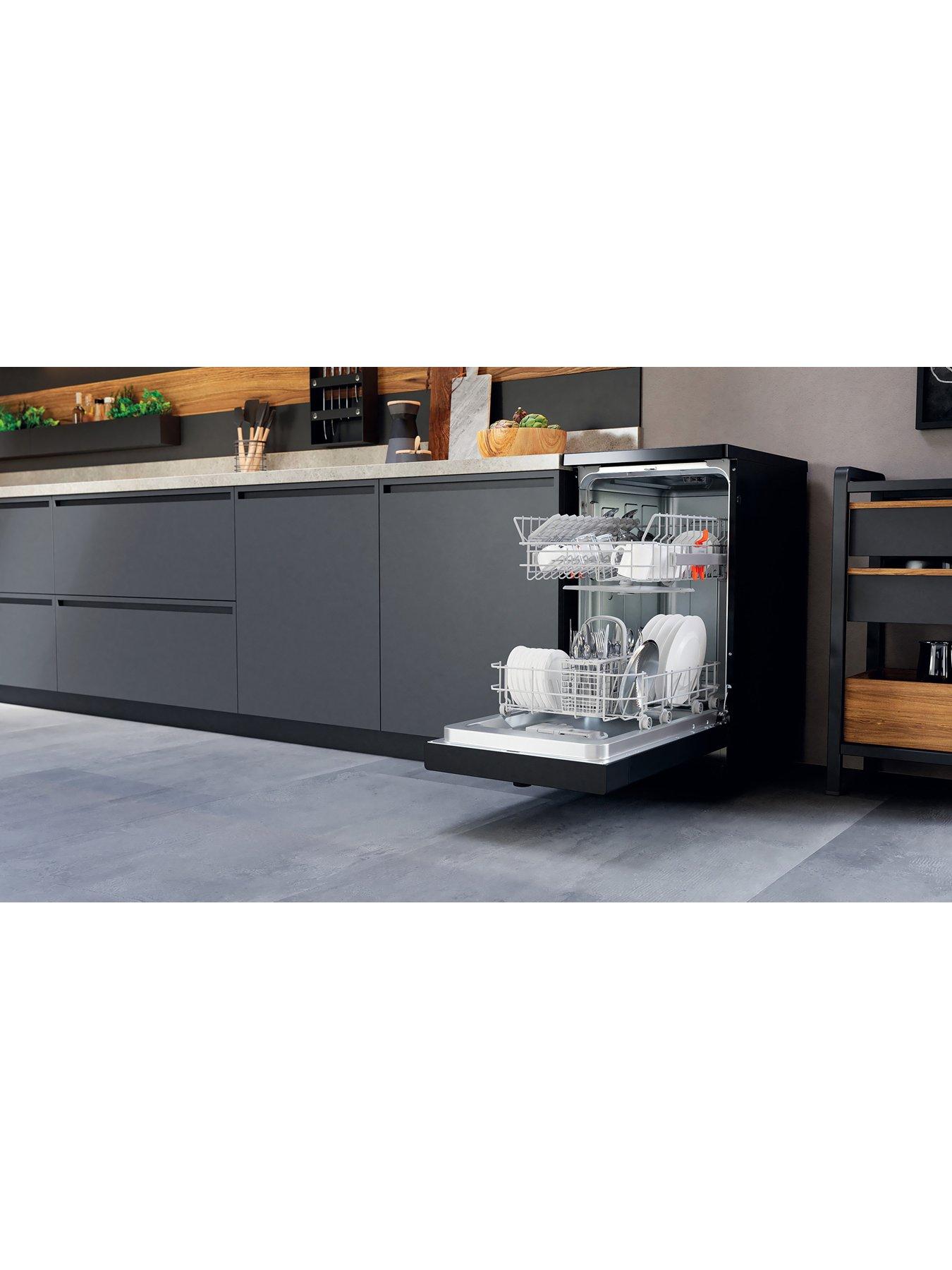 Image 4 of 7 of Hotpoint Slimline HF9E1B19BUK Freestanding Dishwasher - Black