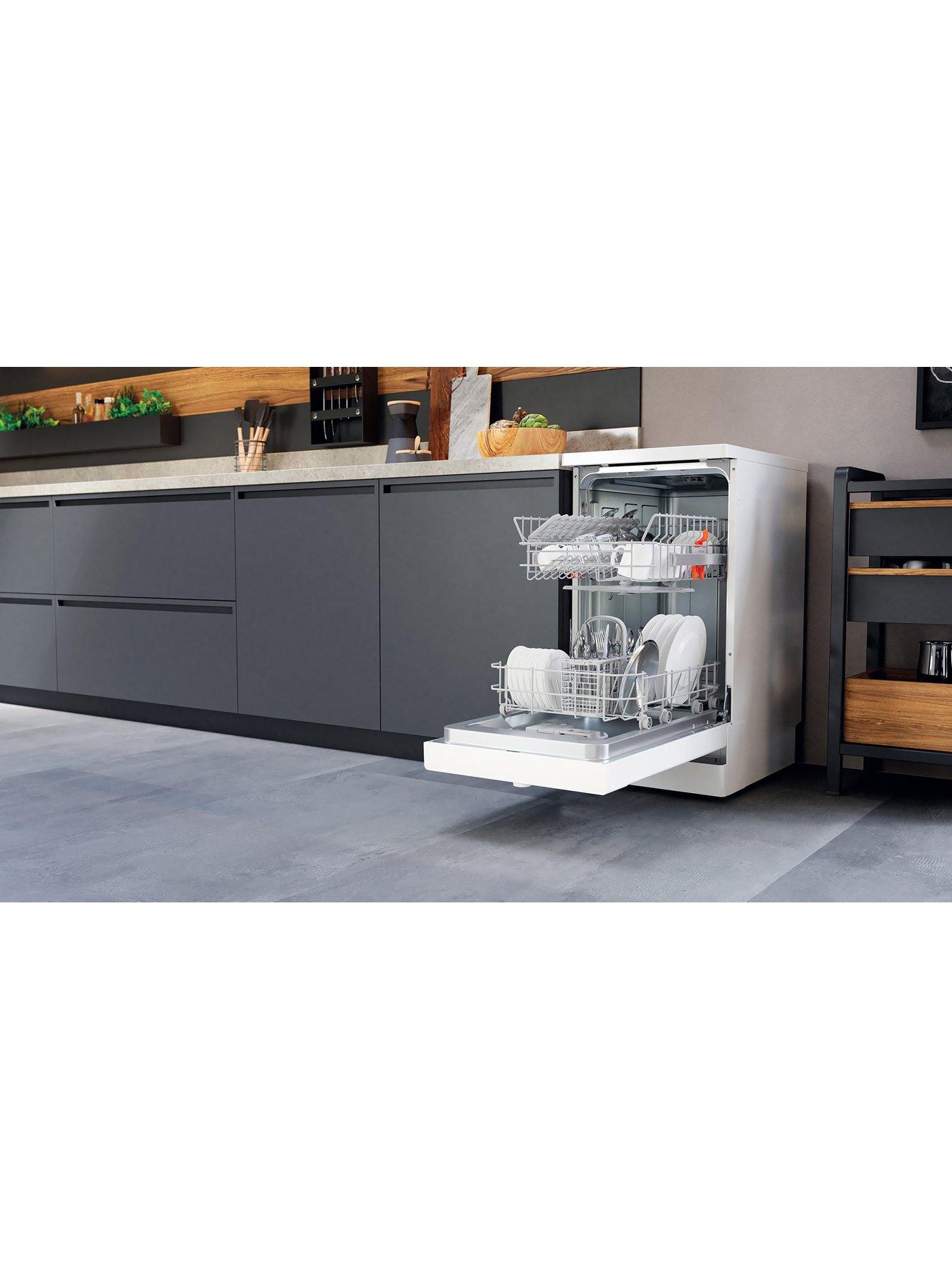 Image 4 of 7 of Hotpoint Slimline HF9E1B19UK Freestanding Dishwasher - White
