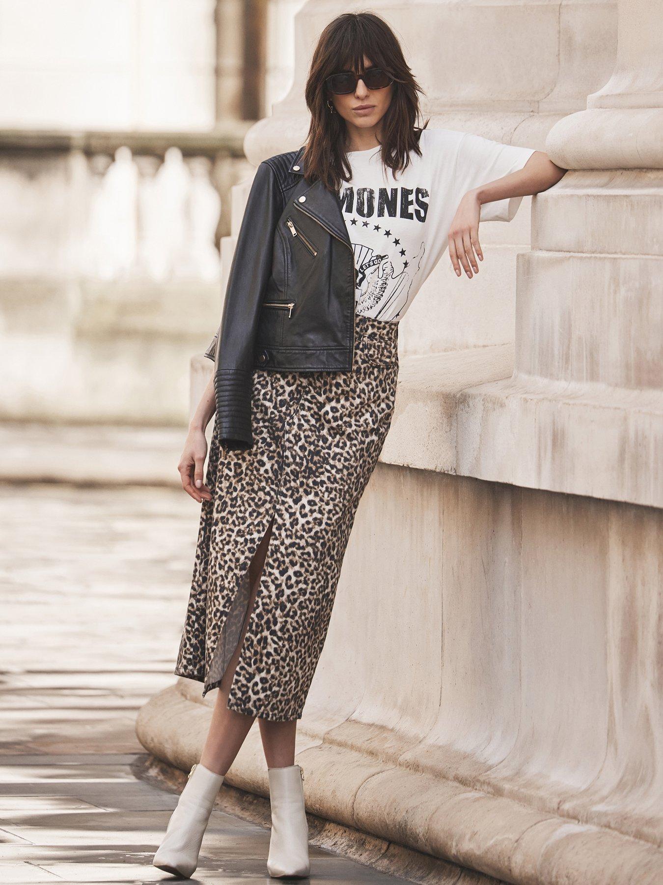 Leopard mini skirt denim hotsell