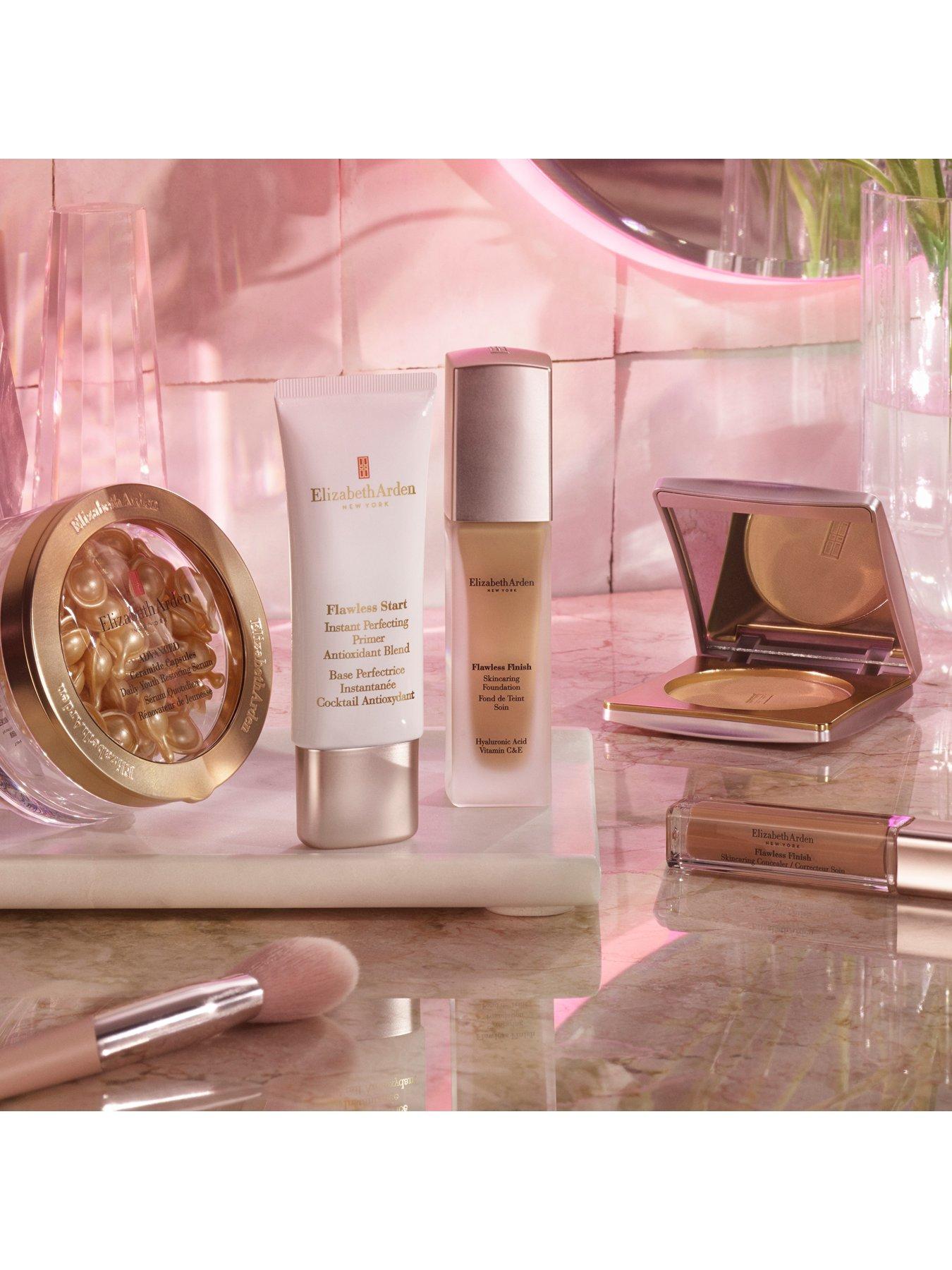Image 7 of 7 of Elizabeth Arden Flawless Finish Skincaring Pressed Powder