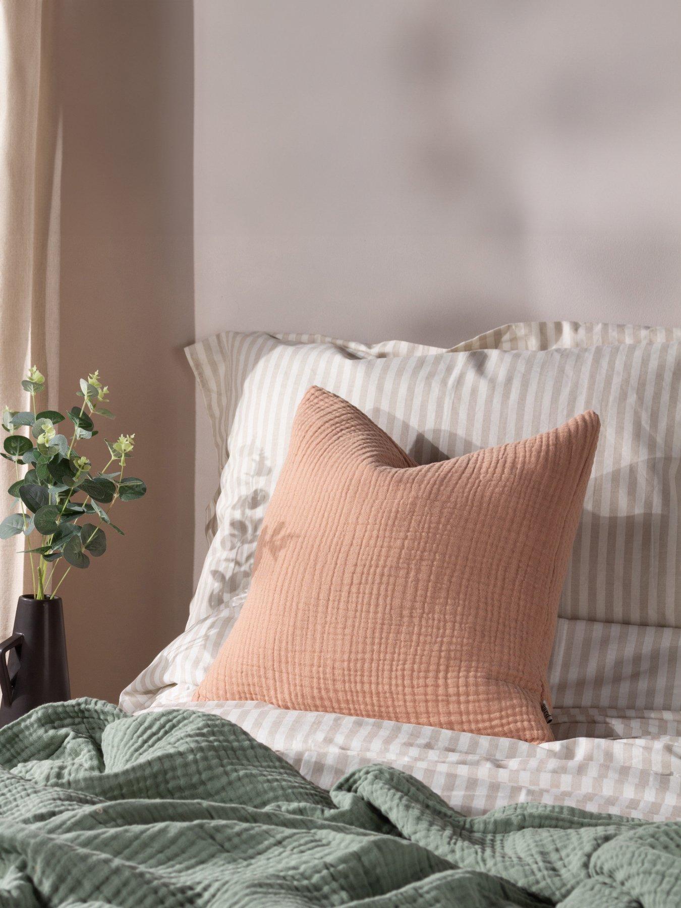 Yard Lark Cushion - Pink Clay