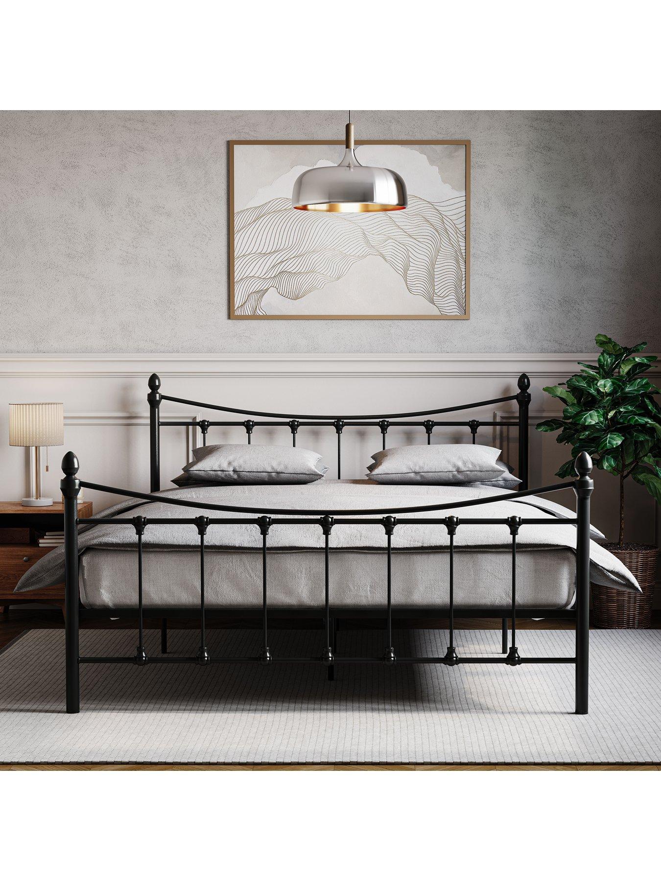 Image 2 of 5 of Vida Designs Paris Double Metal Bed