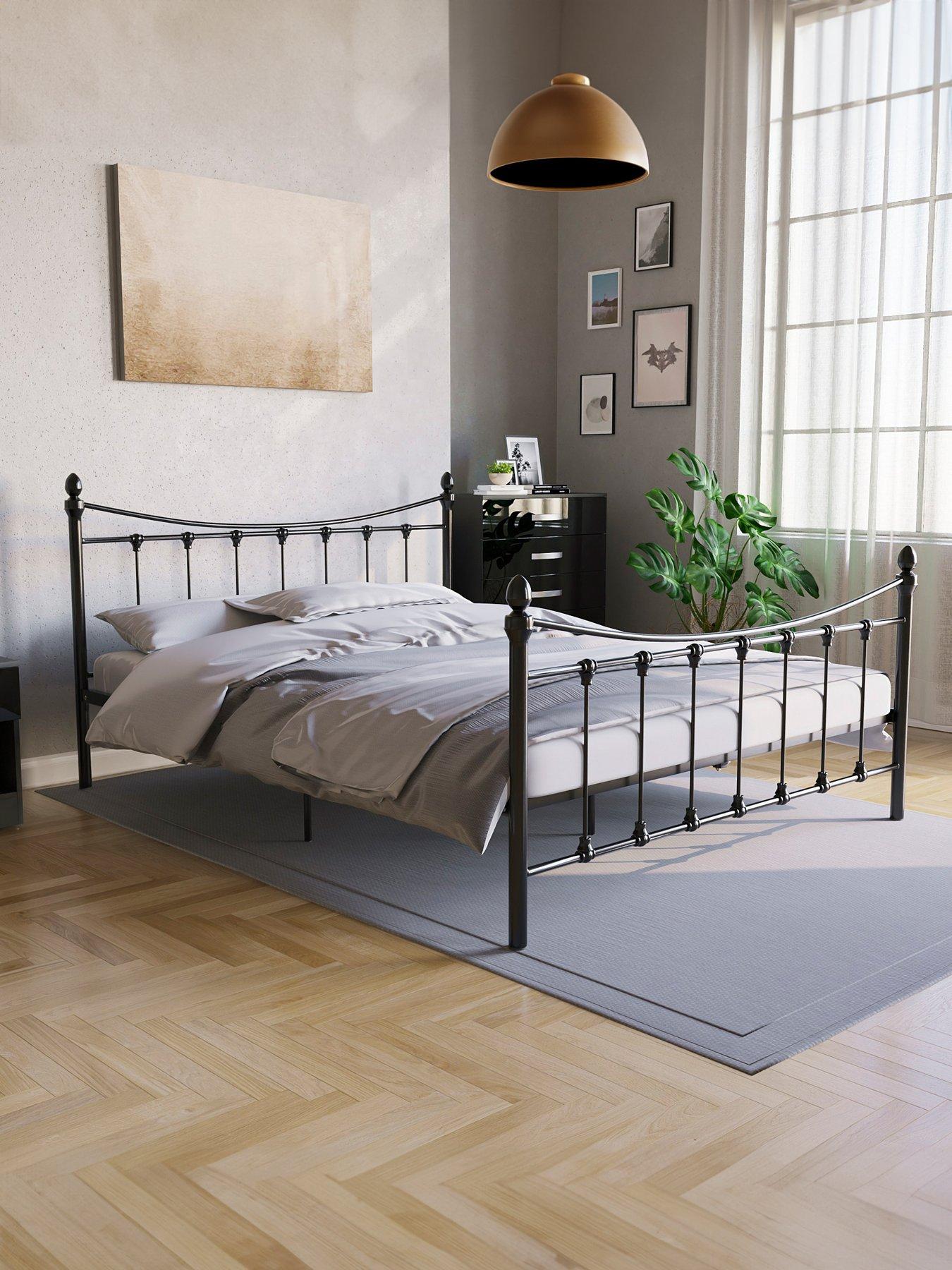 Product photograph of Vida Designs Paris King Metal Bed from very.co.uk