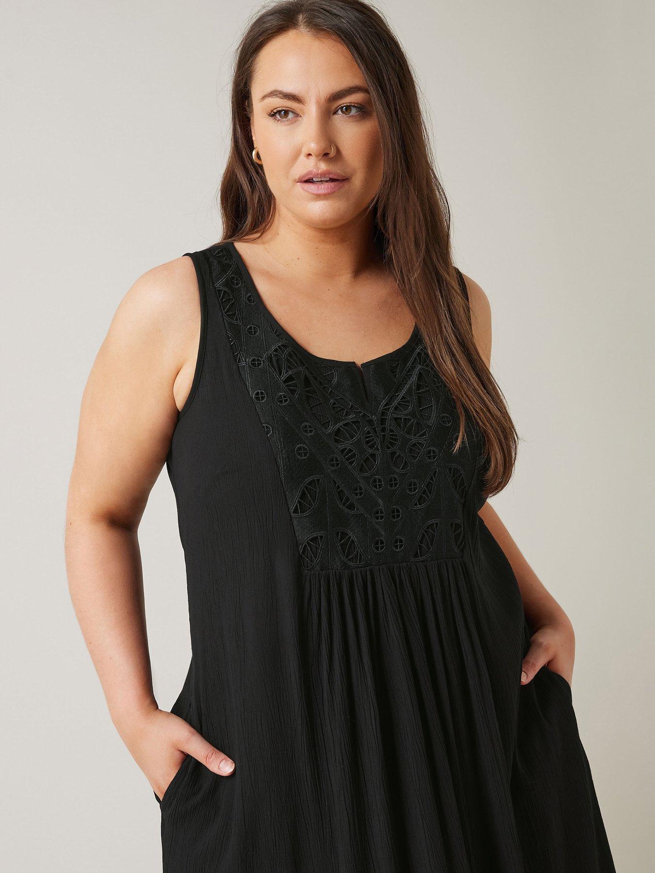 Image 4 of 4 of Evans Broidery Panel Maxi Dress - Black