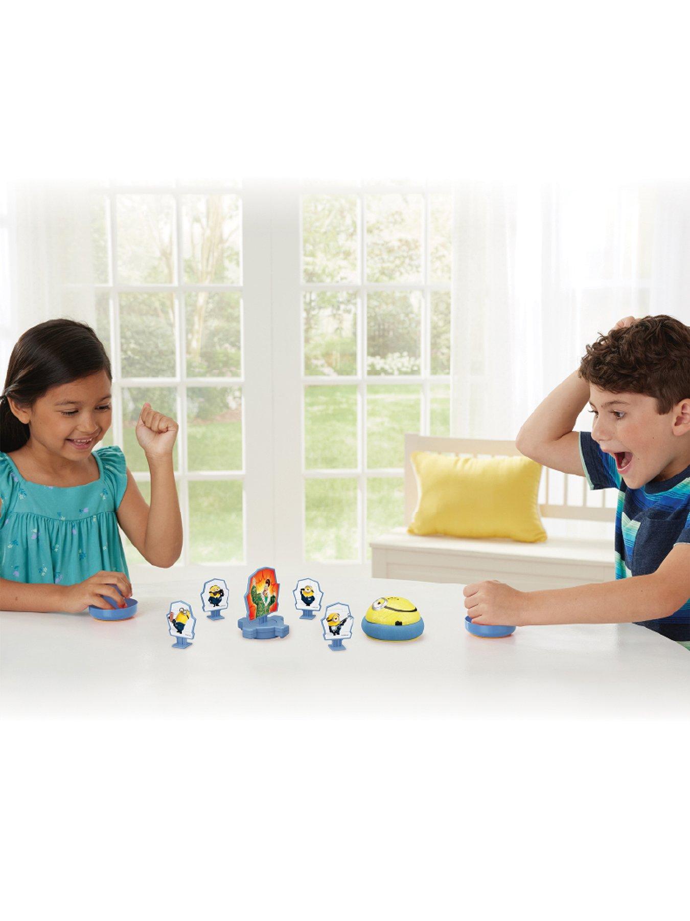EPOCH Games Minions Hover Strike Battle – Gioco Da Tavolo Per 1-2 Giocatori, Dai 4 Anni, Stile Air Hockey Con Jerry Il Mega Minion