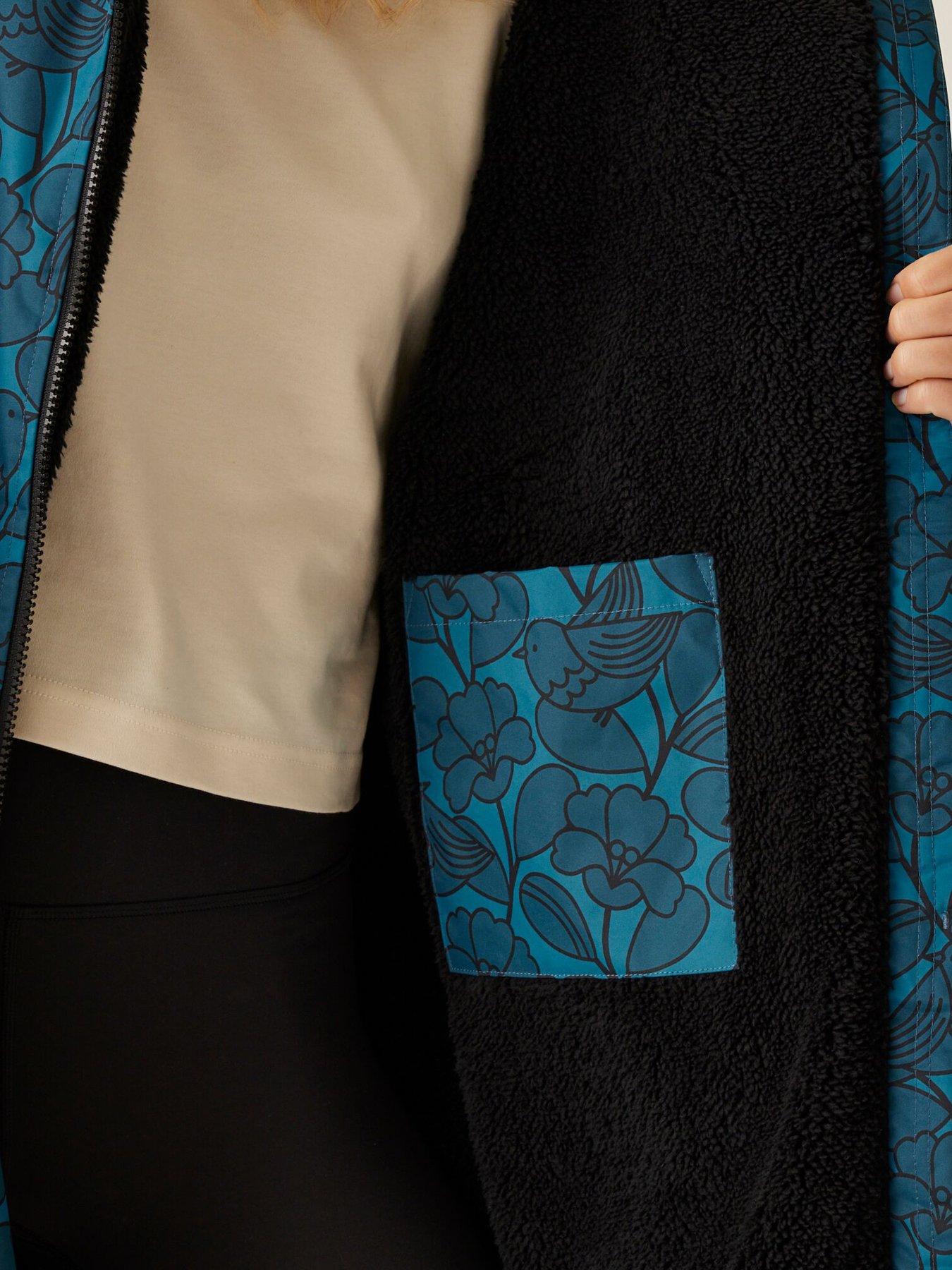 Image 3 of 5 of Regatta Womens Orla Kiely Changing Robe Waterproof Shell -blue