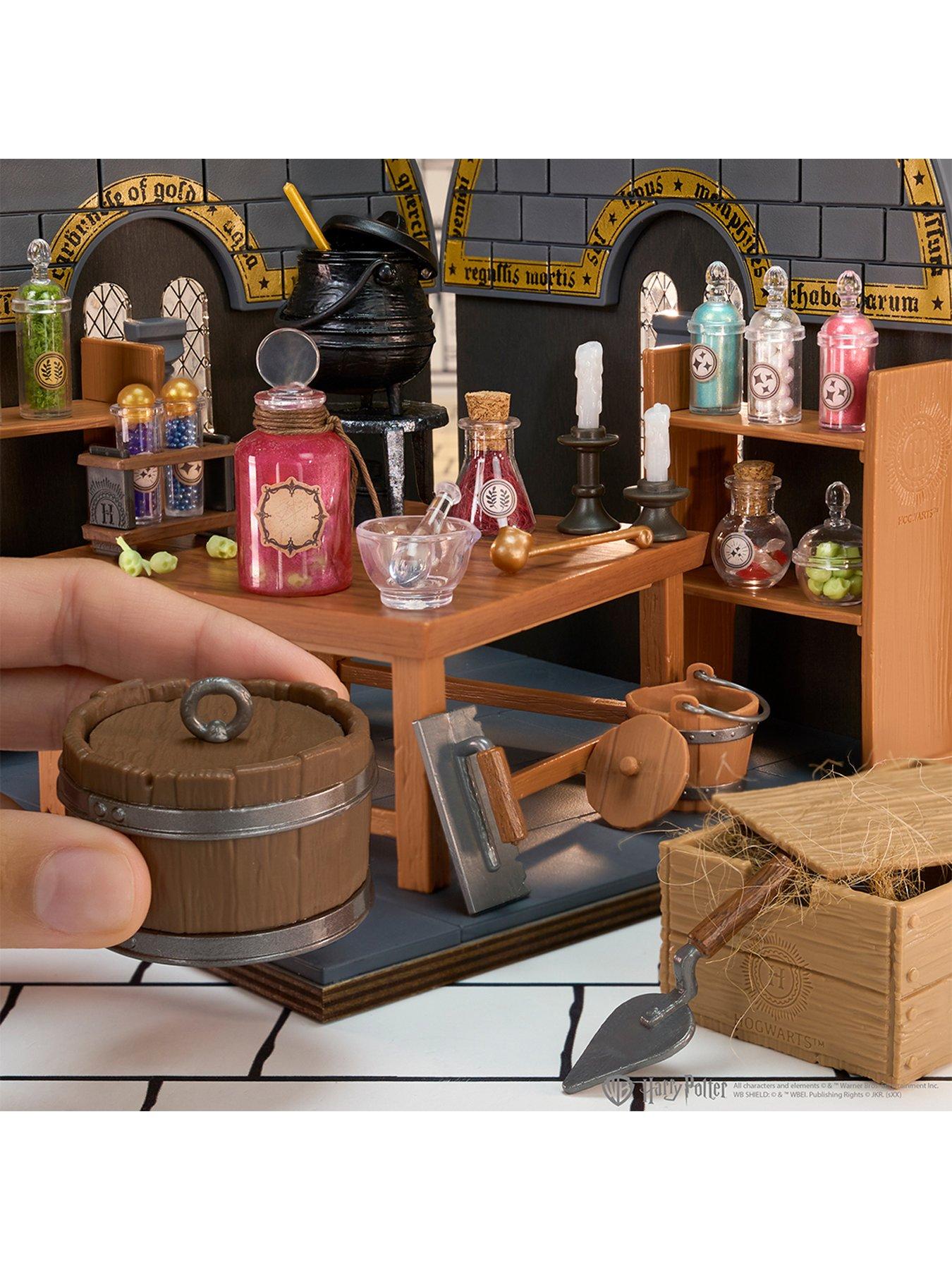 Image 4 of 7 of Mini Verse MGAs Miniverse - Make It Mini Harry Potter Potions Class