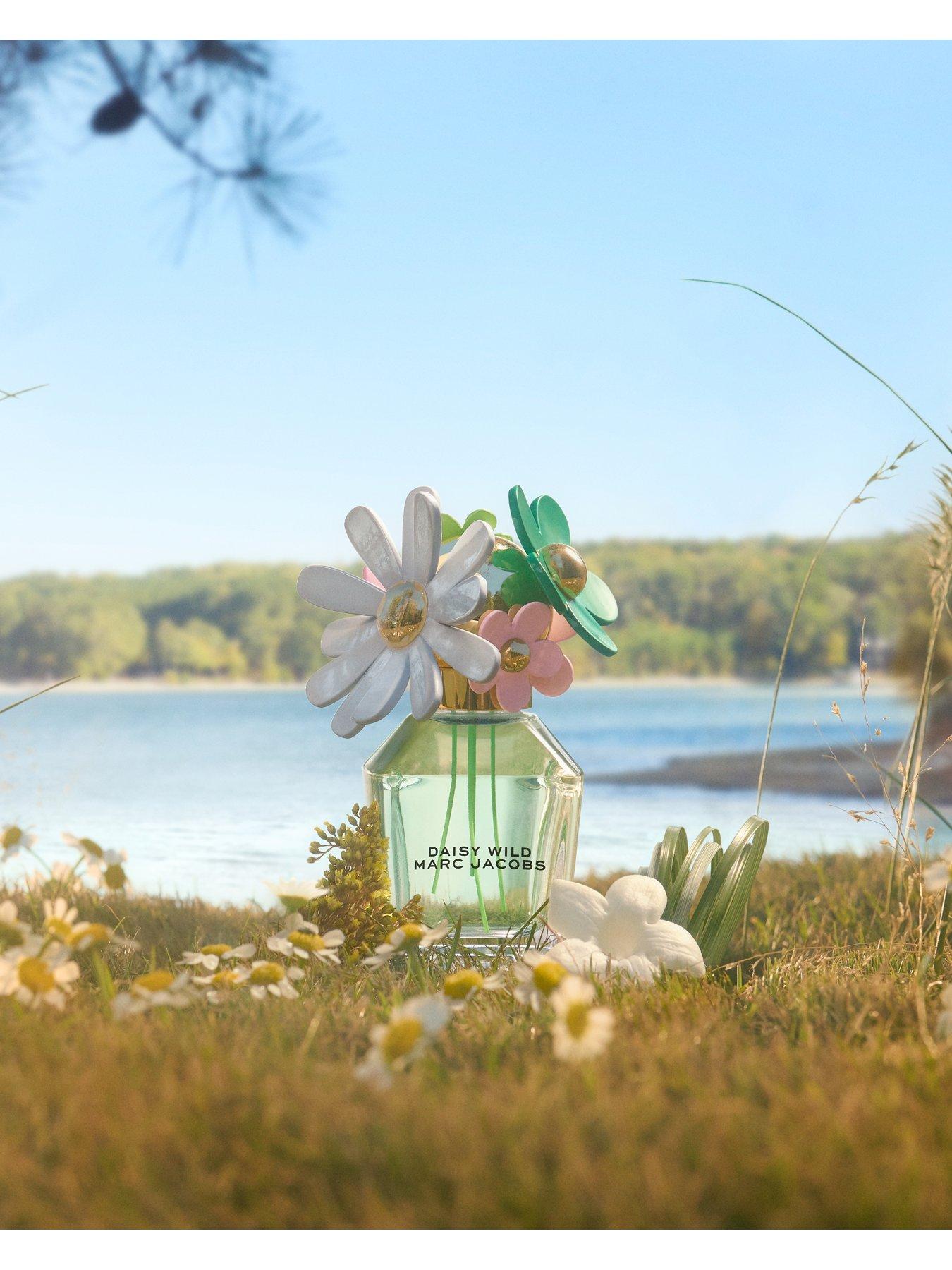 Image 2 of 6 of MARC JACOBS Daisy Wild Eau de Parfum 100ml