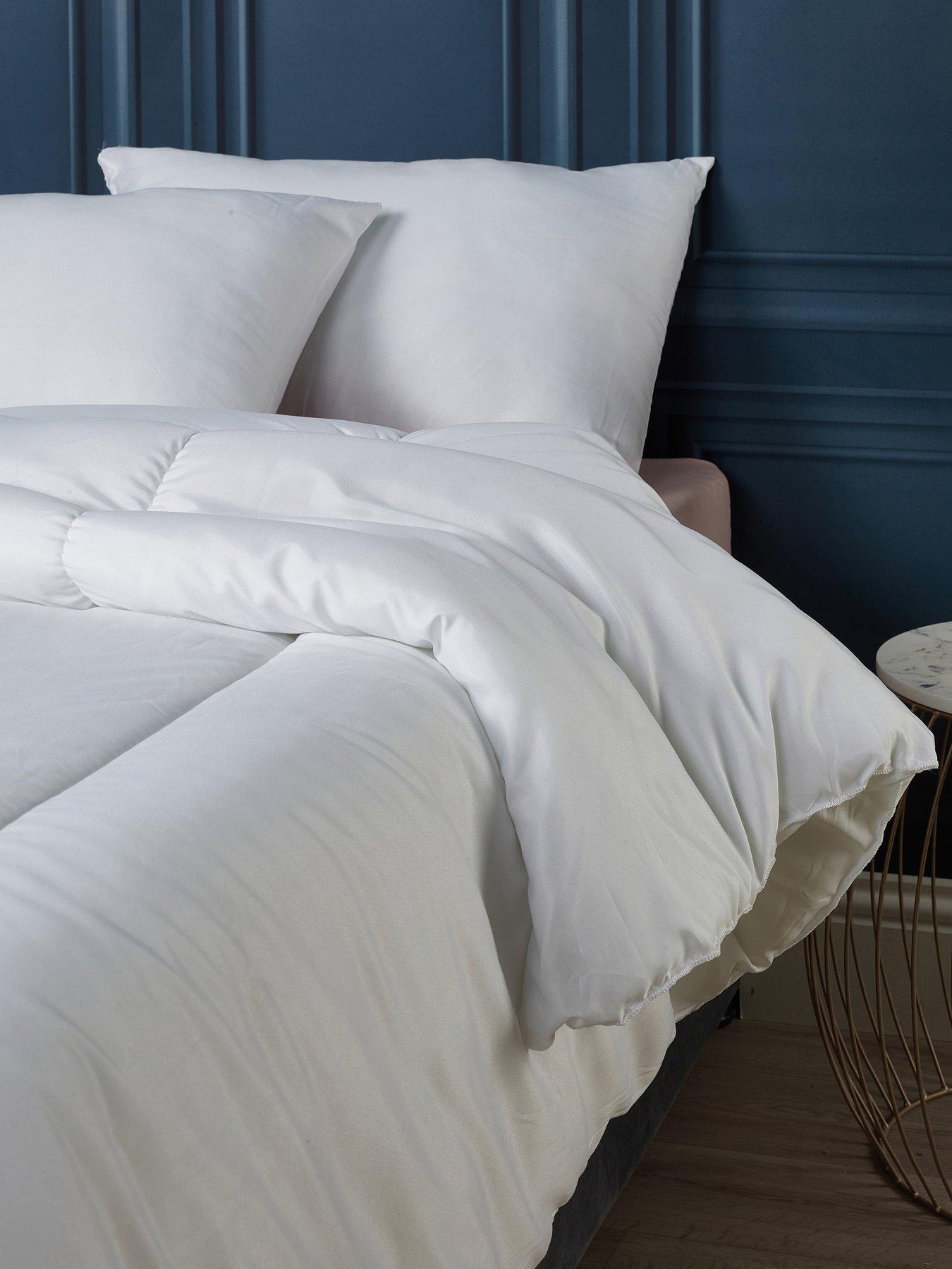 Image 5 of 5 of The Very Collection Anti-Allergy 15 Tog Double Duvet - White