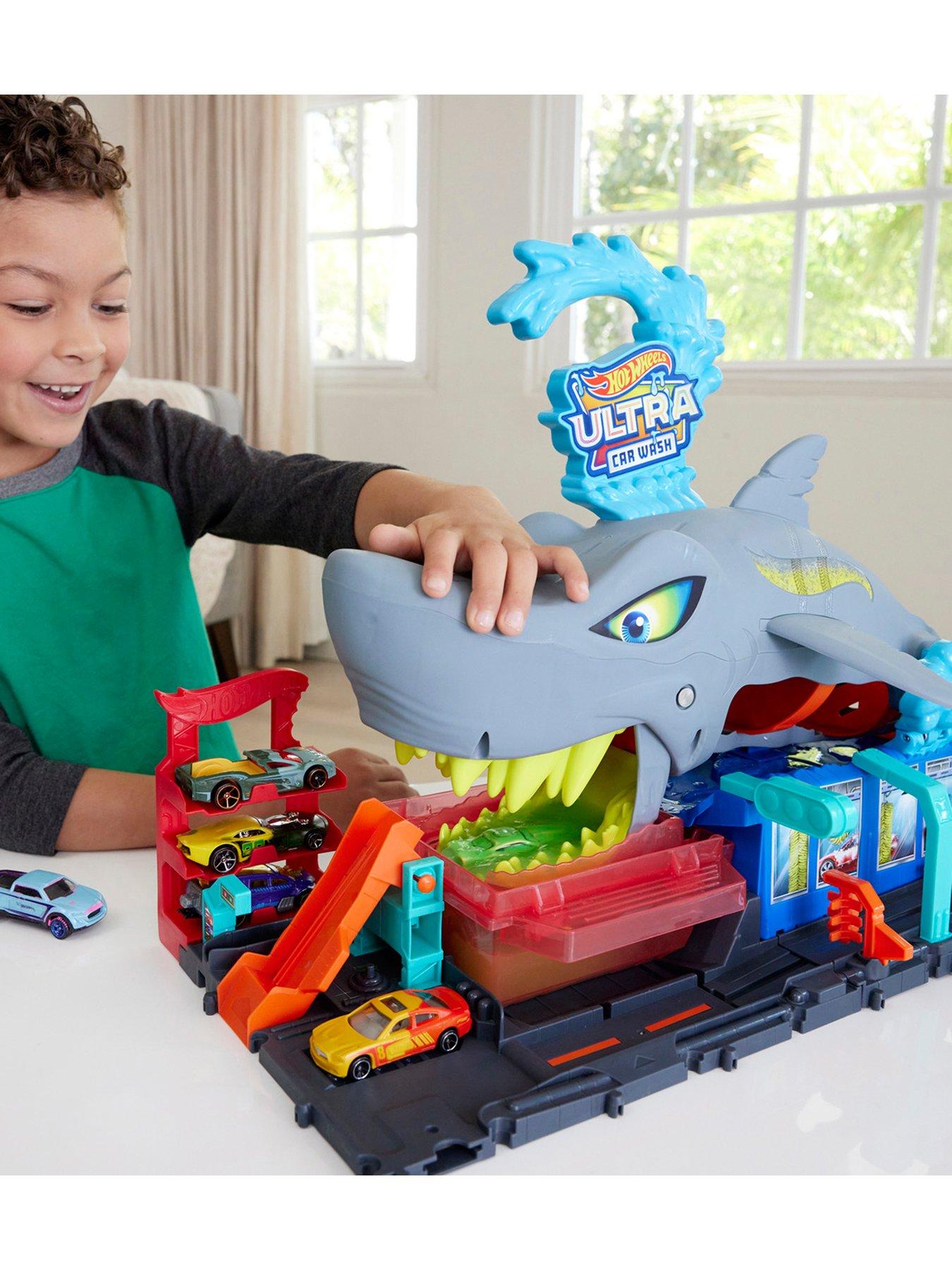 Image 2 of 8 of Hot Wheels City Ultra Shark Car Wash