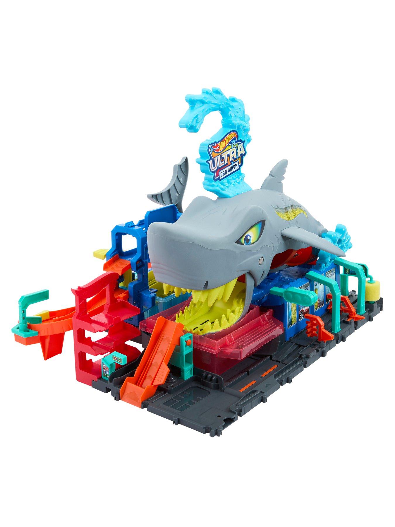Image 6 of 8 of Hot Wheels City Ultra Shark Car Wash