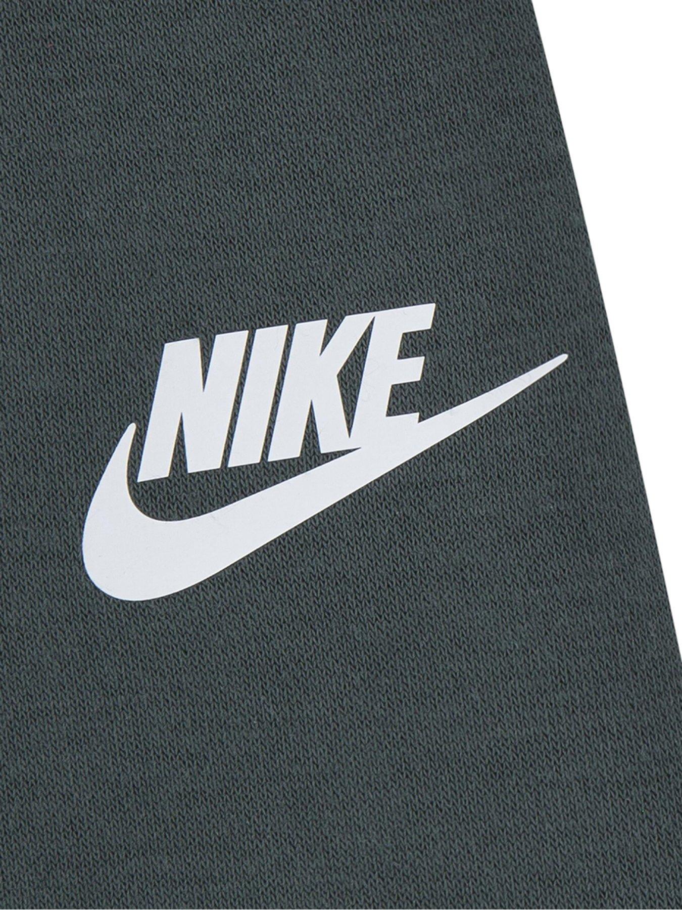 Nike fashion logo futura