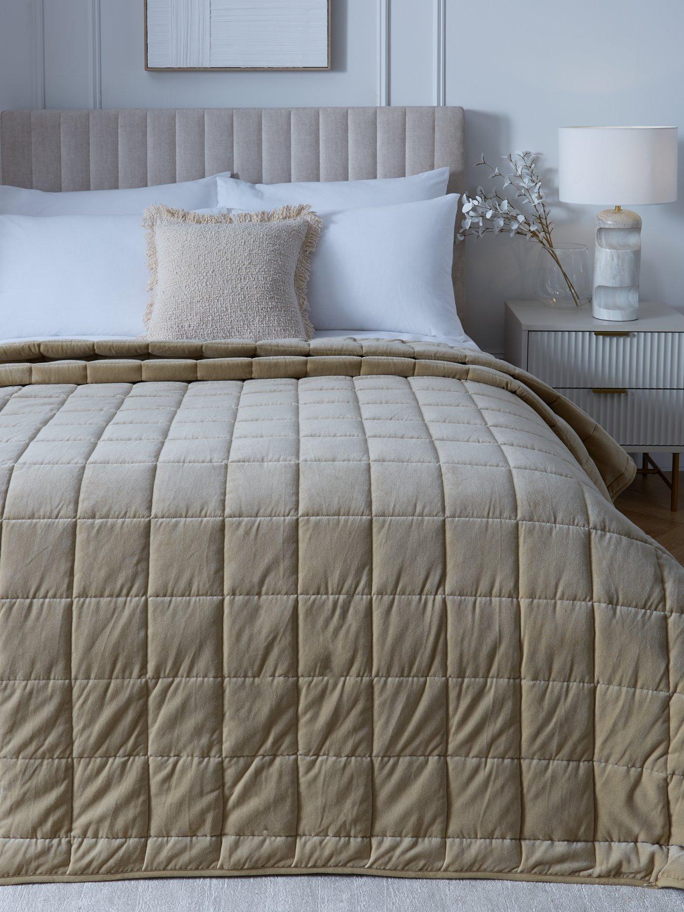 The Very Collection Square Stitch Quilted Bedspread 165X240Cm
