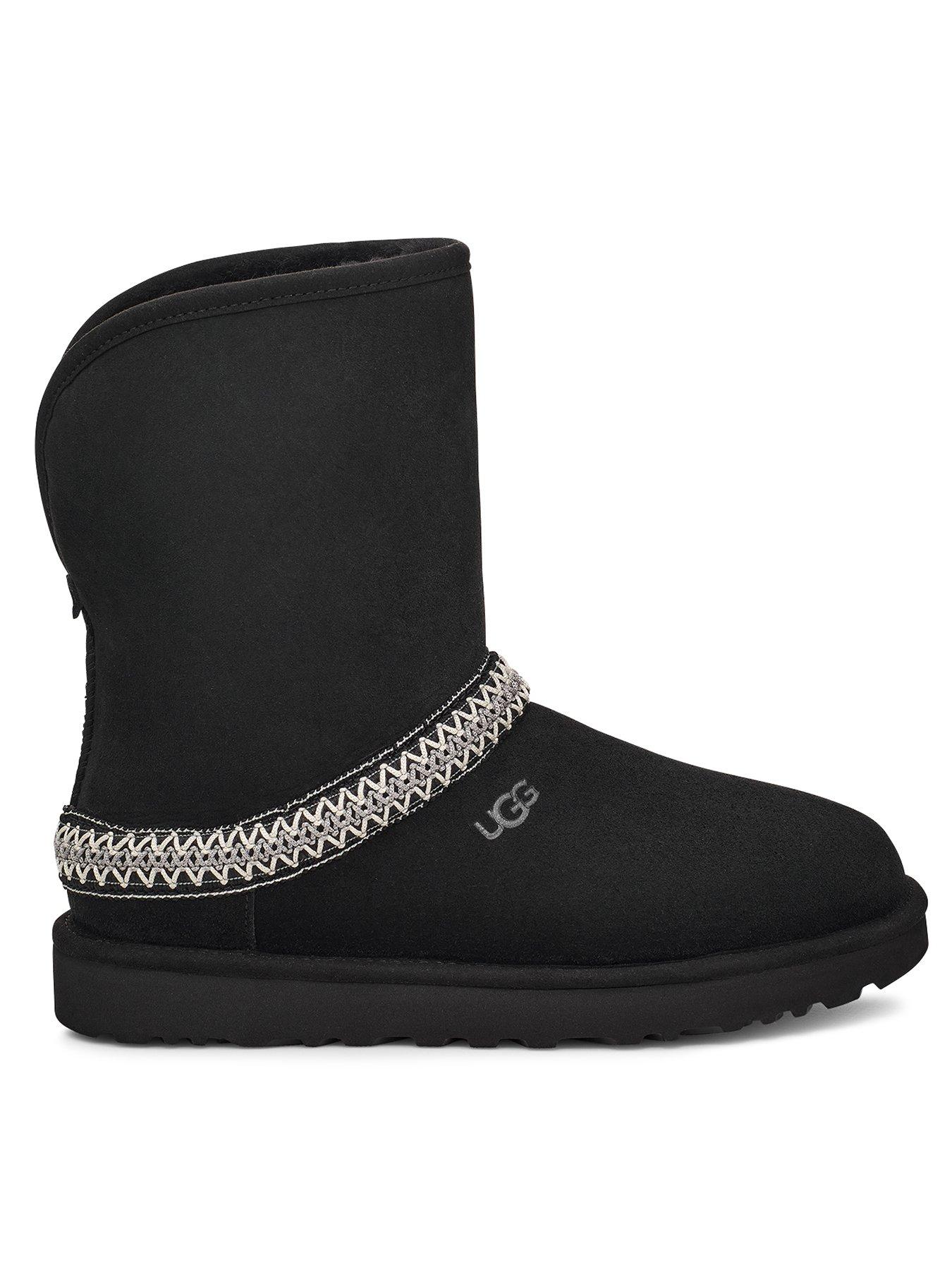 UGG Womens Classic Short Crescent Boot - Black