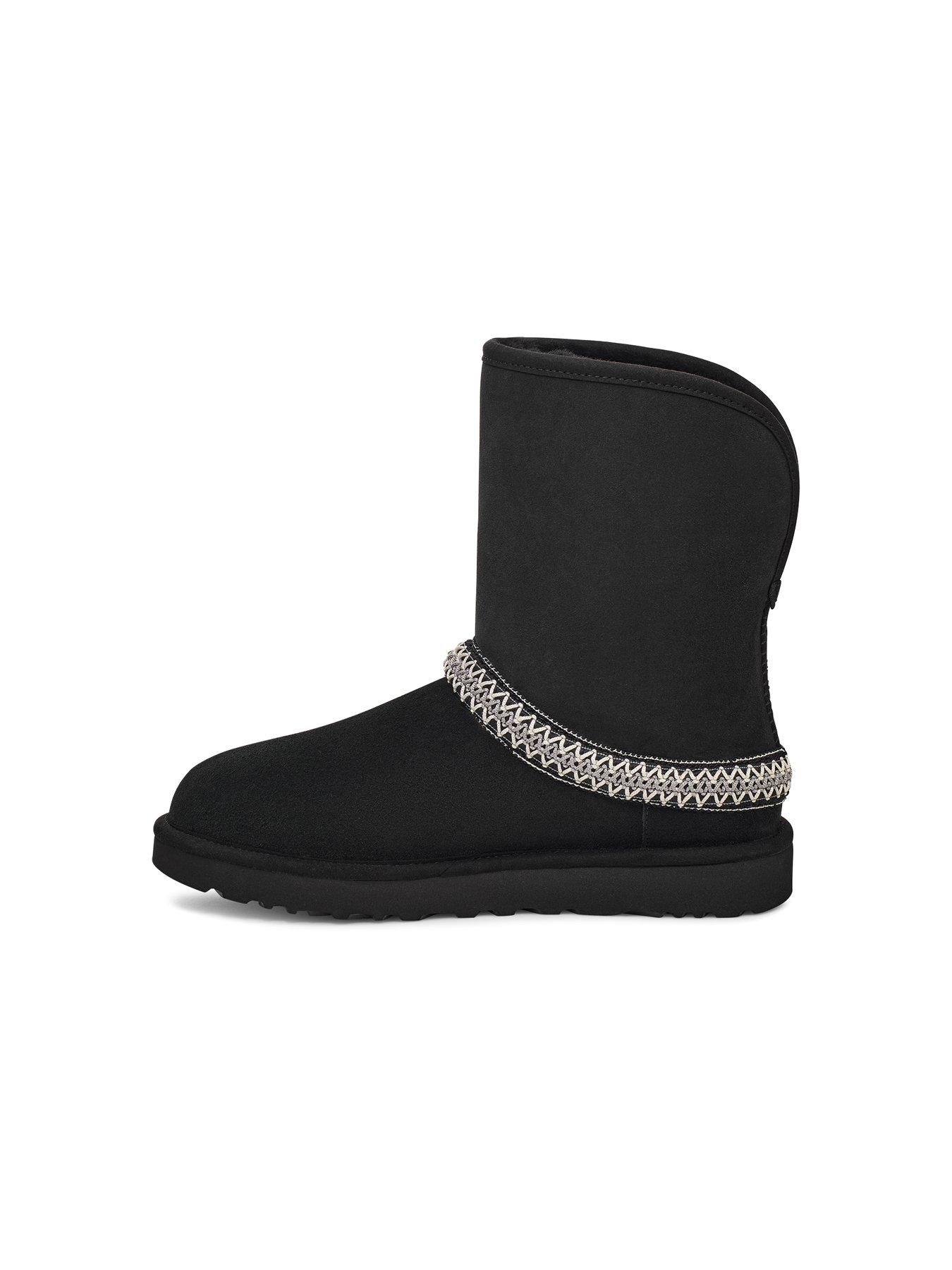 UGG Womens Classic Short Crescent Boot Black Very