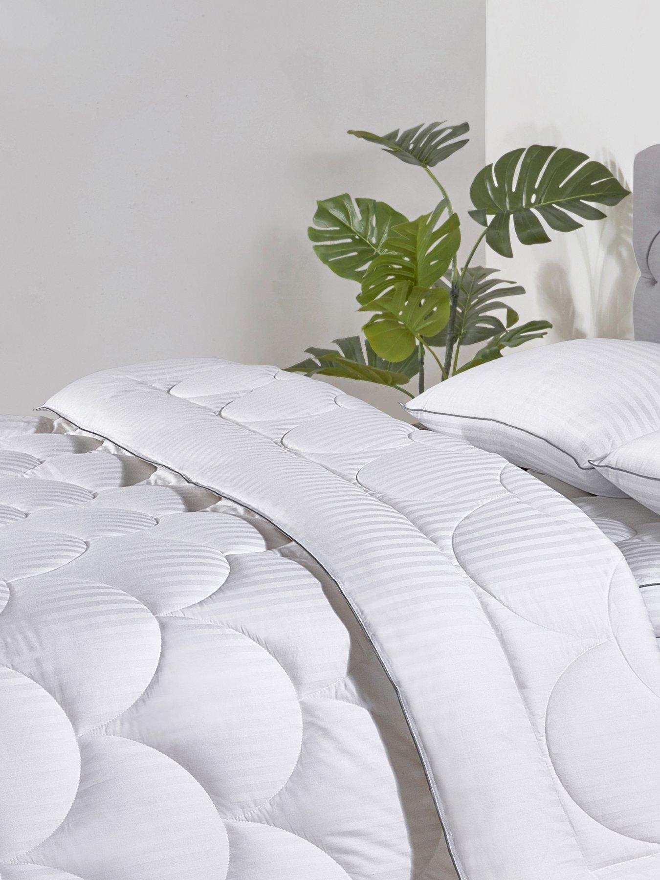 Image 3 of 4 of Very Home Ultimate Luxury Australian Wool 10.5 Tog Duvet - White