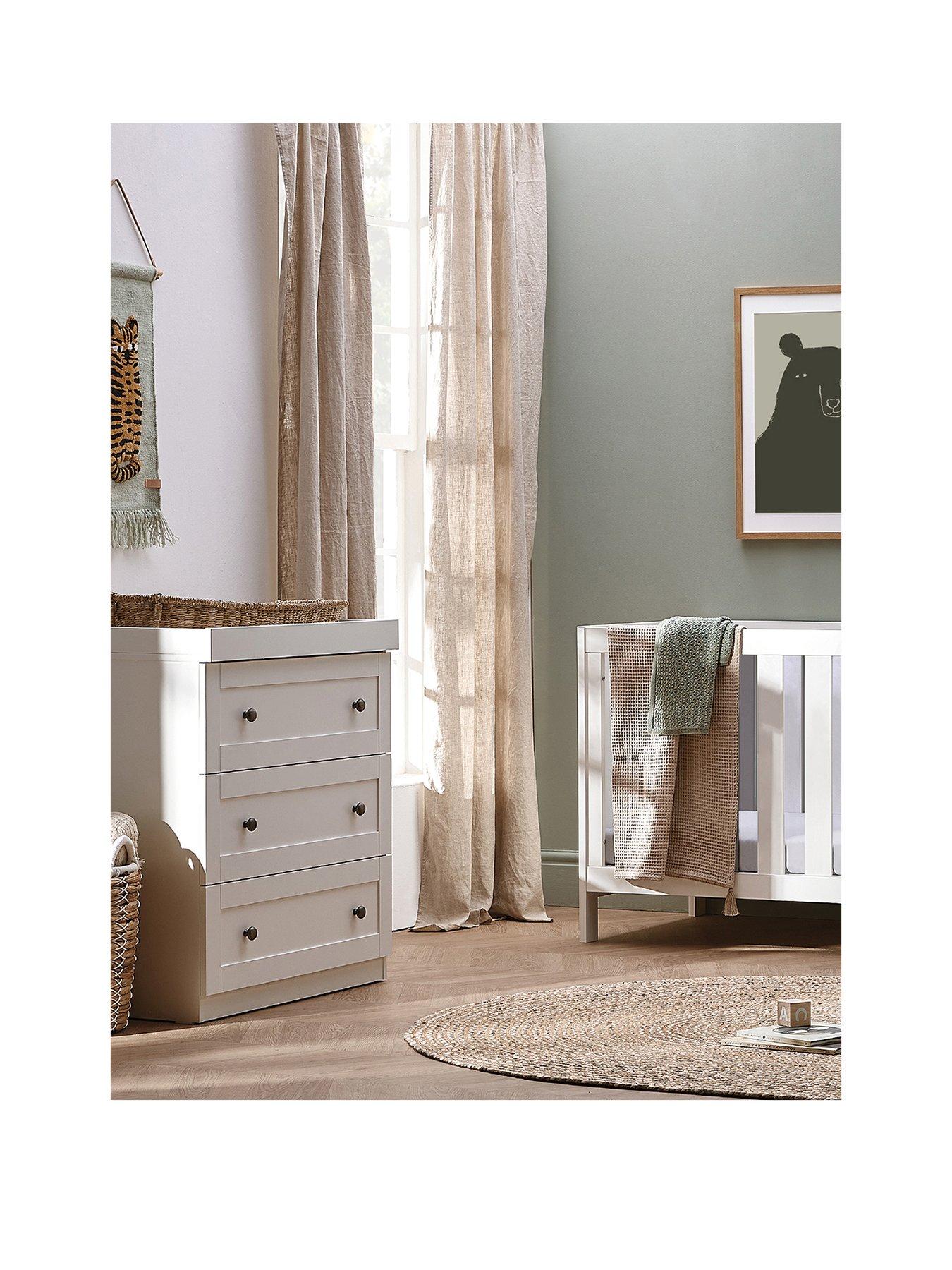 Image 2 of 7 of Silver Cross Bromley White&nbsp;- 2 Piece Set (Cot Bed and Dresser)