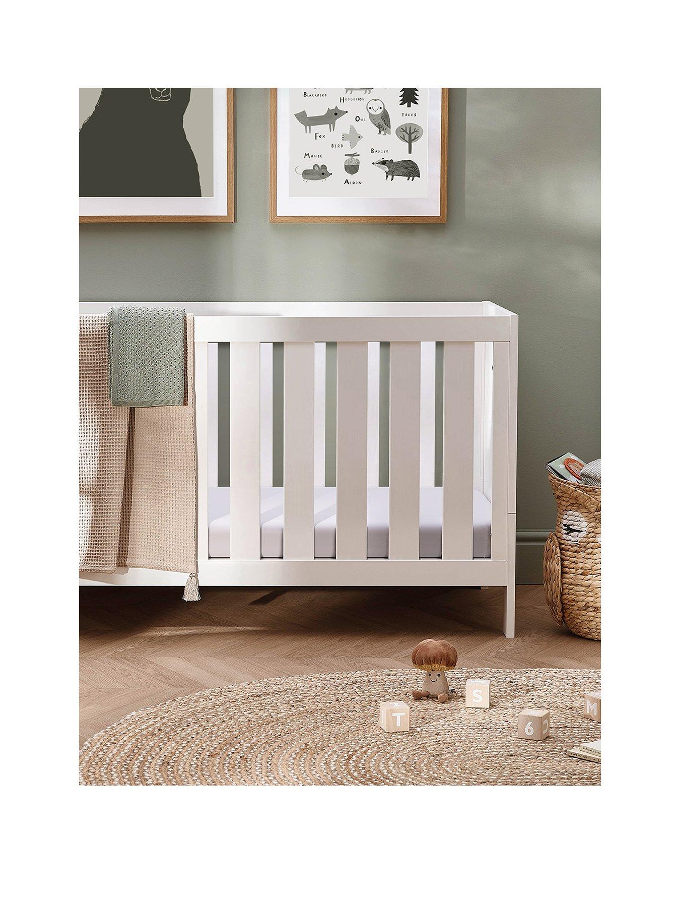 Image 3 of 7 of Silver Cross Bromley White&nbsp;- 2 Piece Set (Cot Bed and Dresser)
