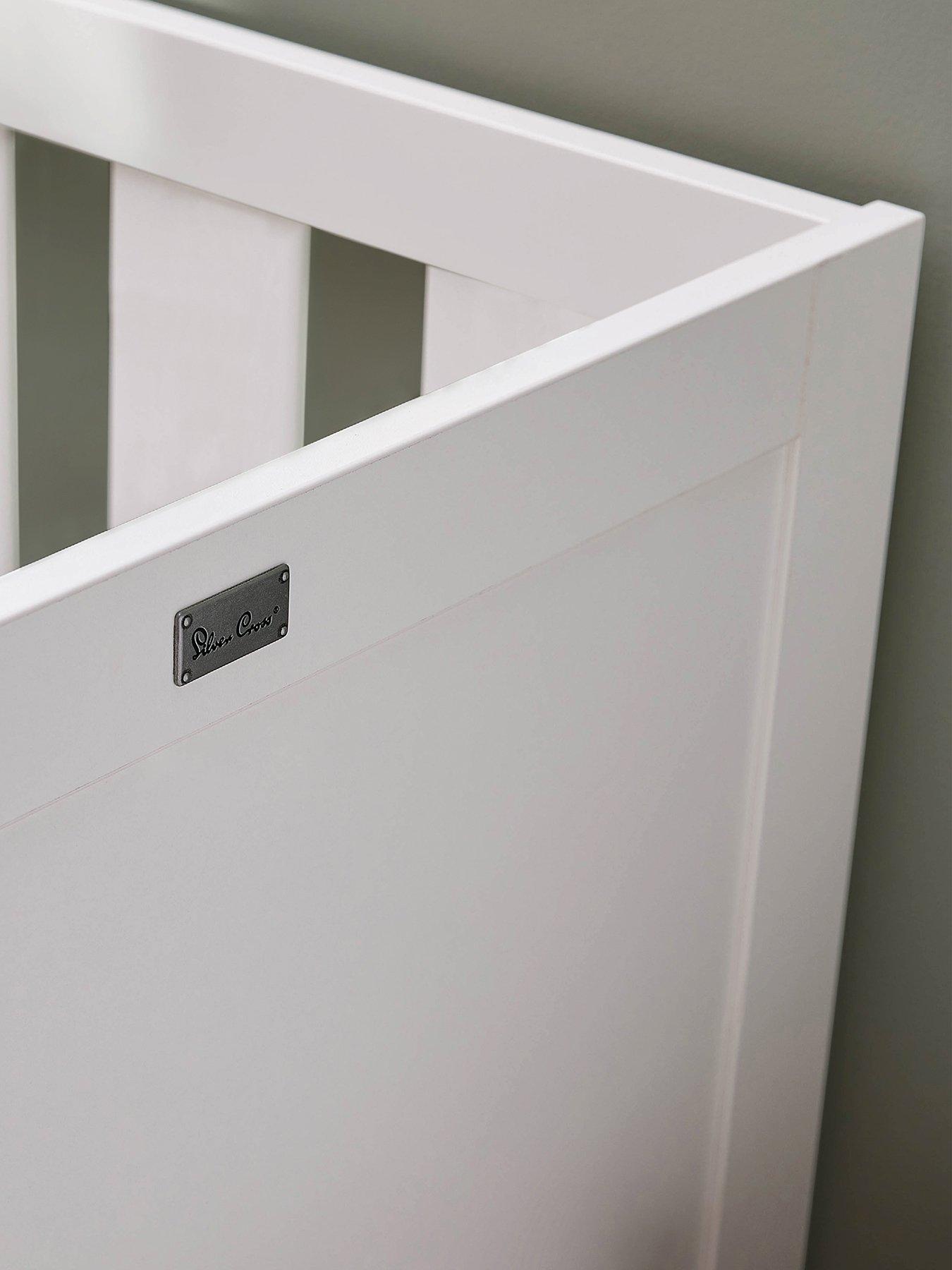 Image 6 of 7 of Silver Cross Bromley White&nbsp;- 2 Piece Set (Cot Bed and Dresser)