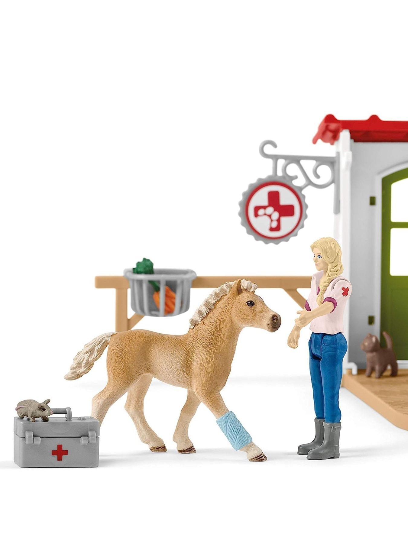 Image 5 of 6 of Schleich Veterinary Practice