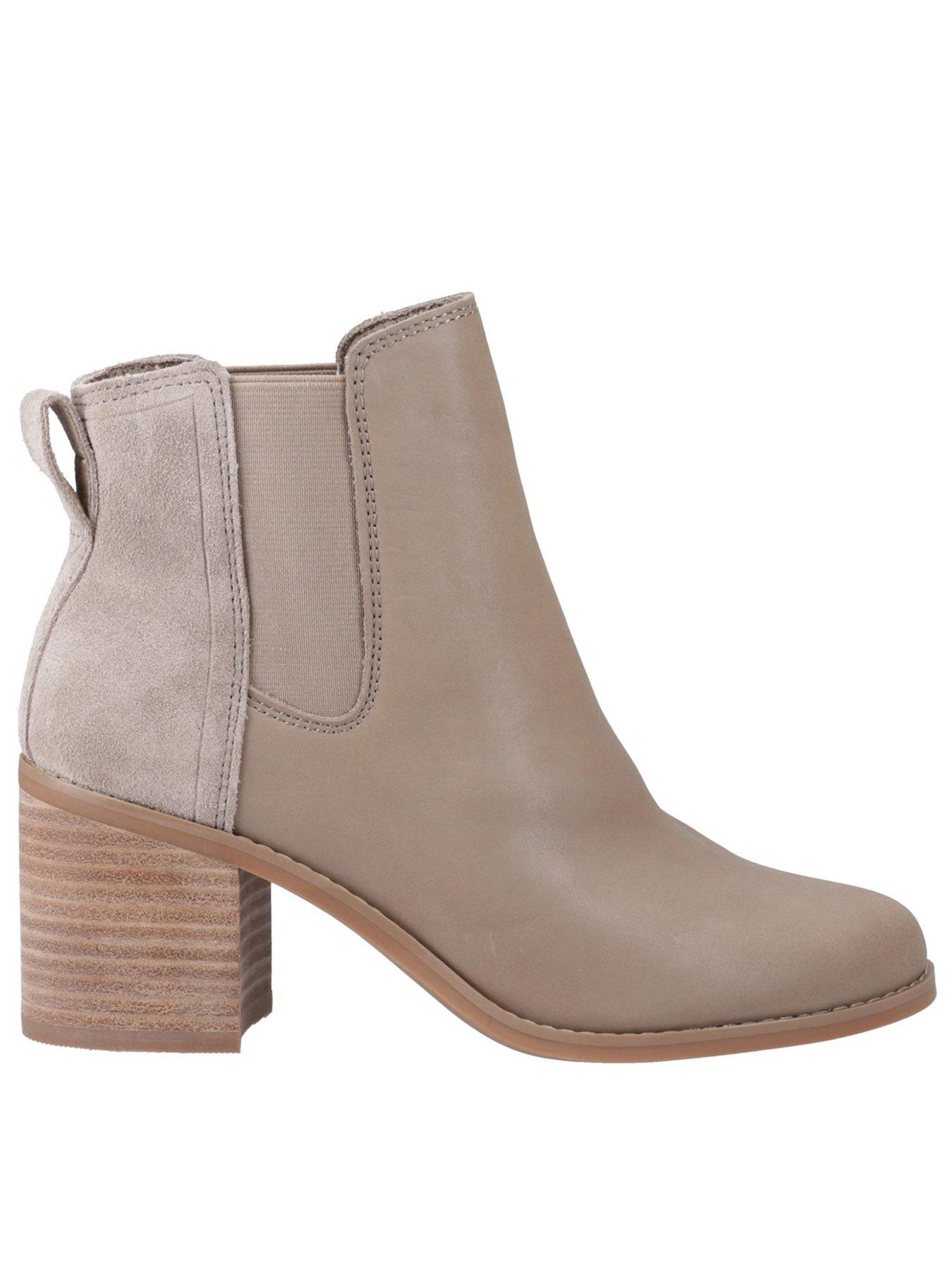 Evelyn Chelsea Boot Dune