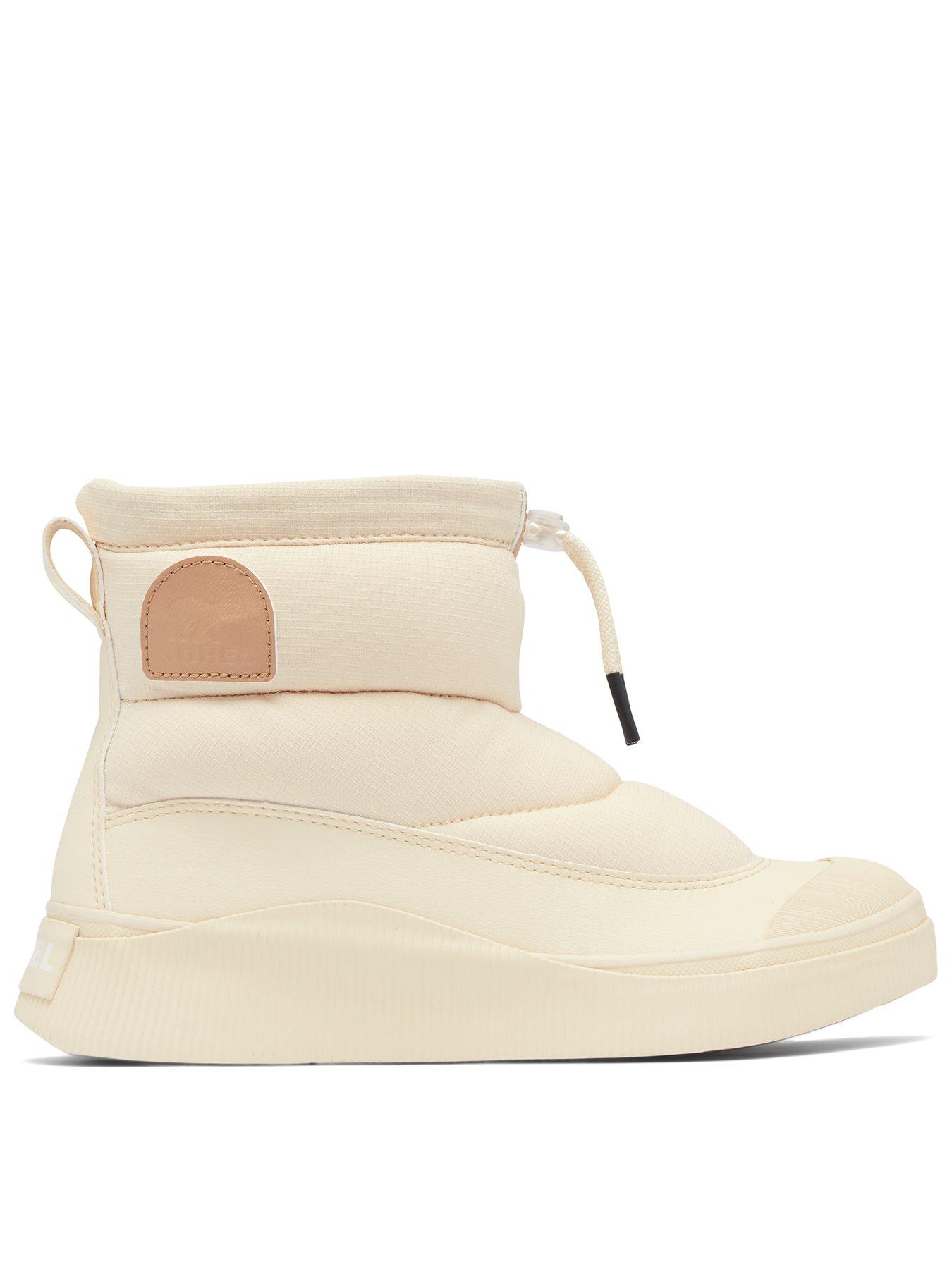 undefined Womens Out N About 4 Puffy Waterproof Boots - Cream