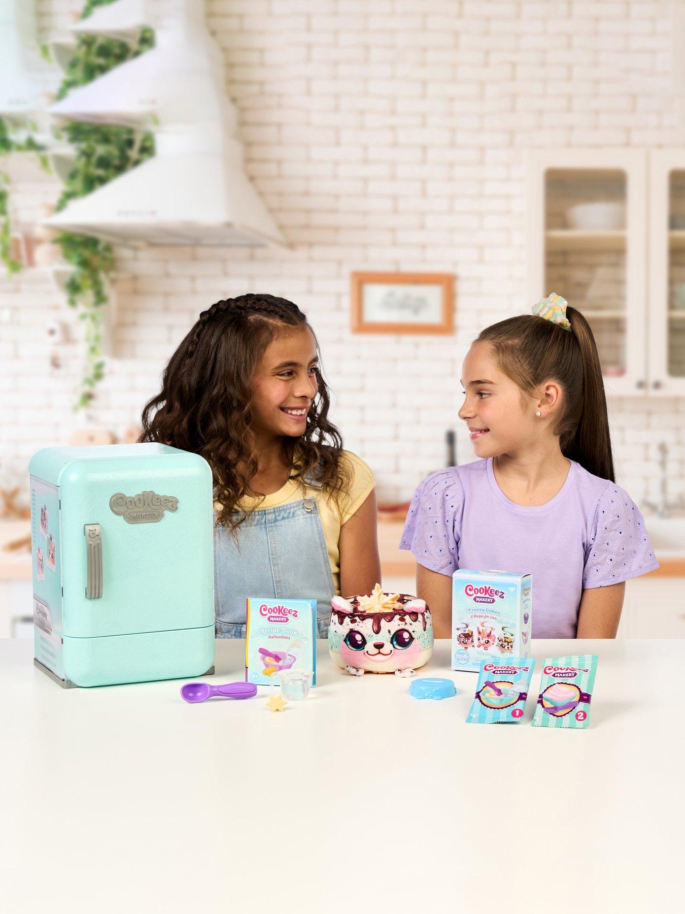 Image 2 of 7 of Cookeez Makery Freezy Cakez Playset