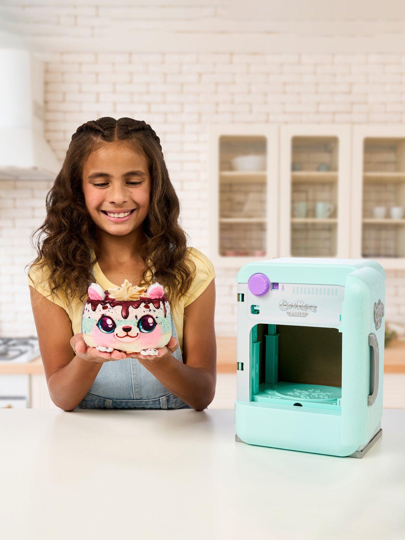 Image 7 of 7 of Cookeez Makery Freezy Cakez Playset