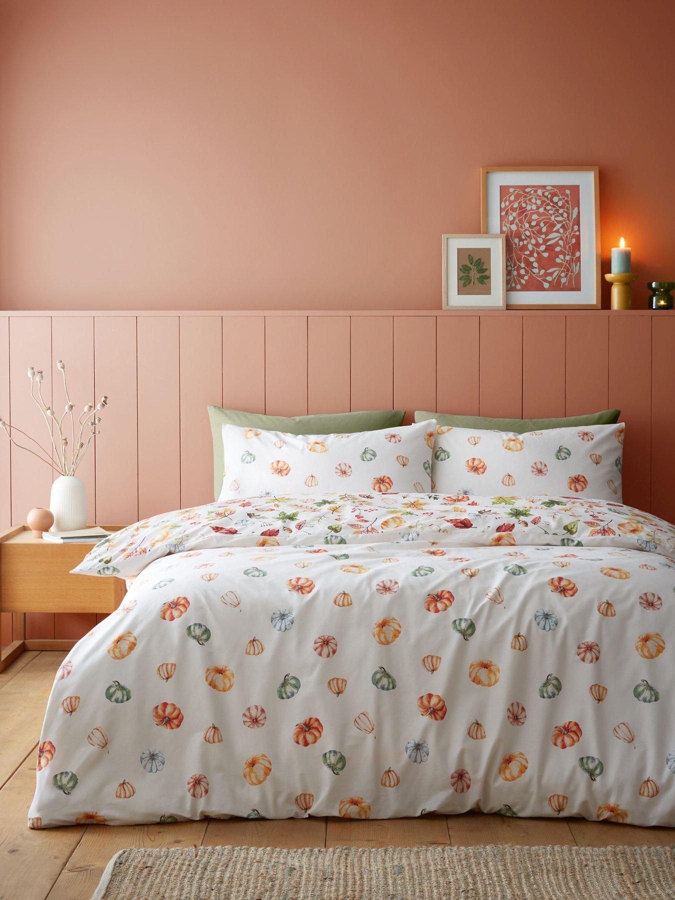 Image 4 of 6 of Catherine Lansfield Autumn Pumpkins Reversible Duvet Cover and Pillowcase Set