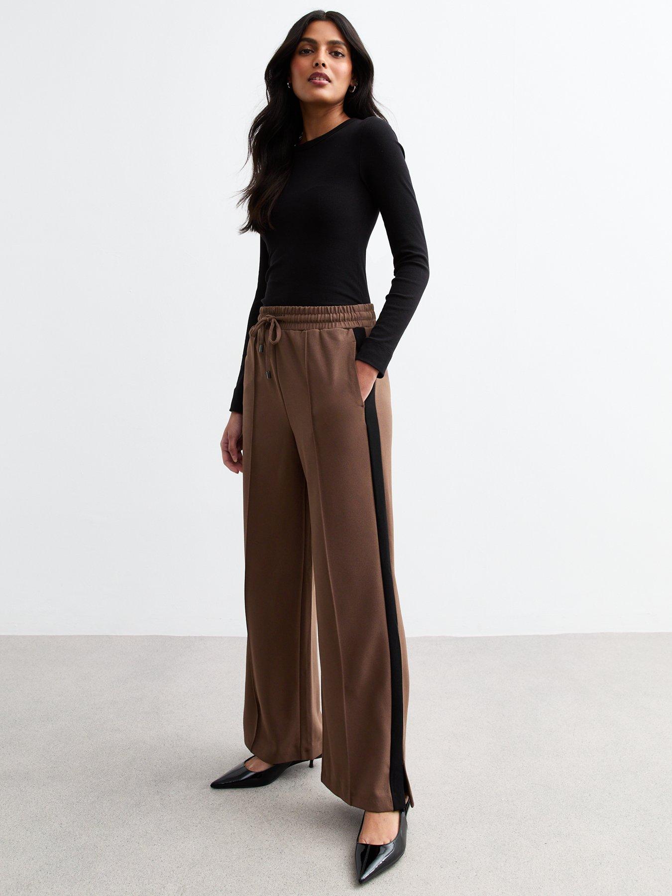 Women Dark Brown Rib Straight Pants With V Neck Top