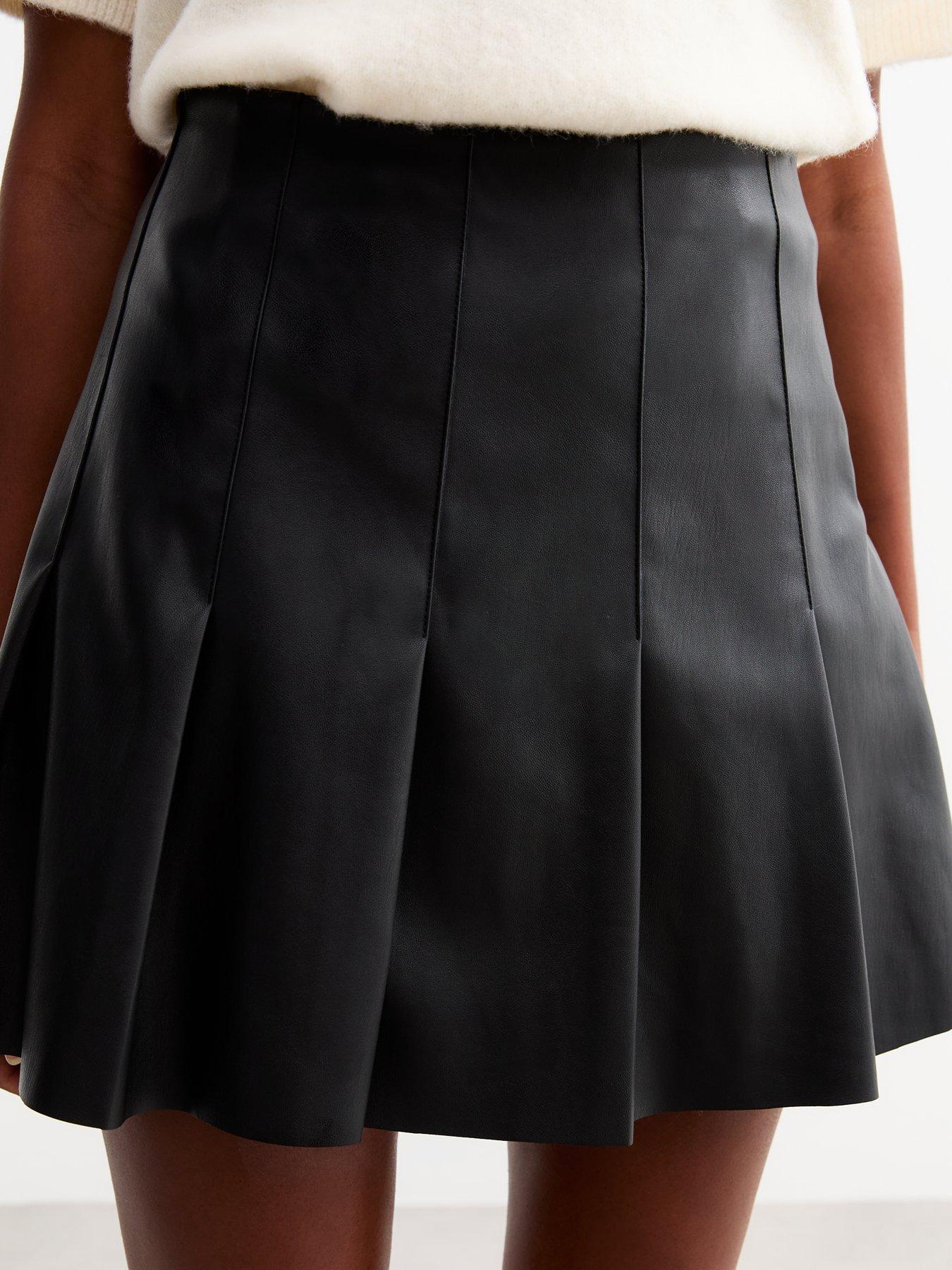 New Look Black Leather look Pleated Mini Skirt Very