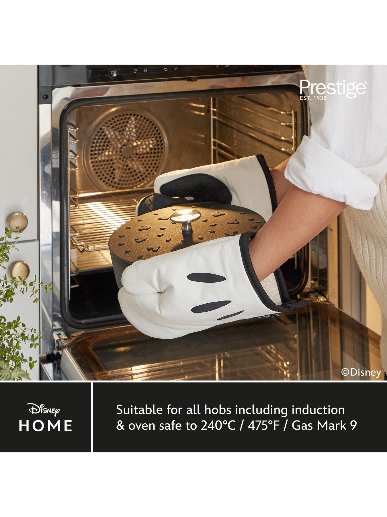 Image 5 of 8 of Disney Prestige X Disney Monochrome Pre-seasoned Cast Iron Shallow Casserole Dish - 24cm