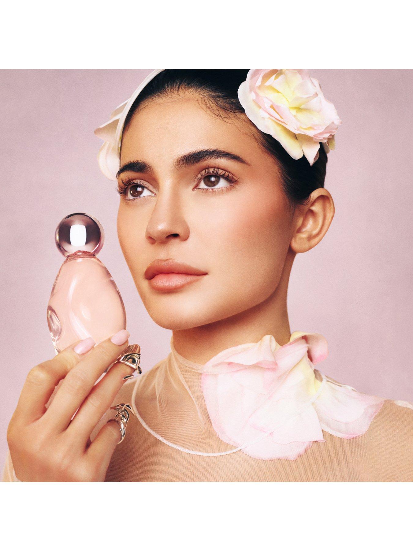 Kylie Jenner Favorite Perfume Kylie Cosmetics Kylie And Kkw