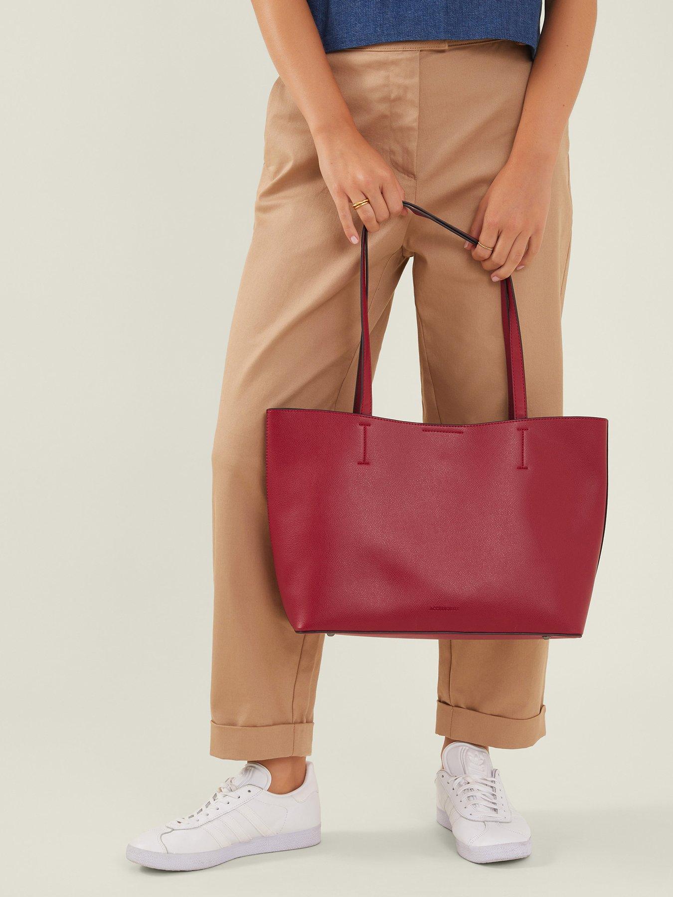 Image 2 of 5 of Accessorize Leo Tote