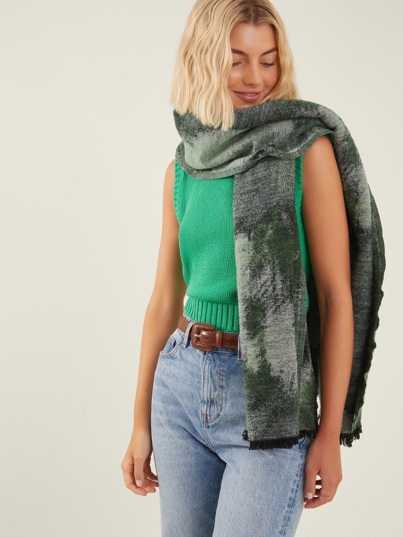 Image 2 of 3 of Accessorize Sumee Woven Blanket