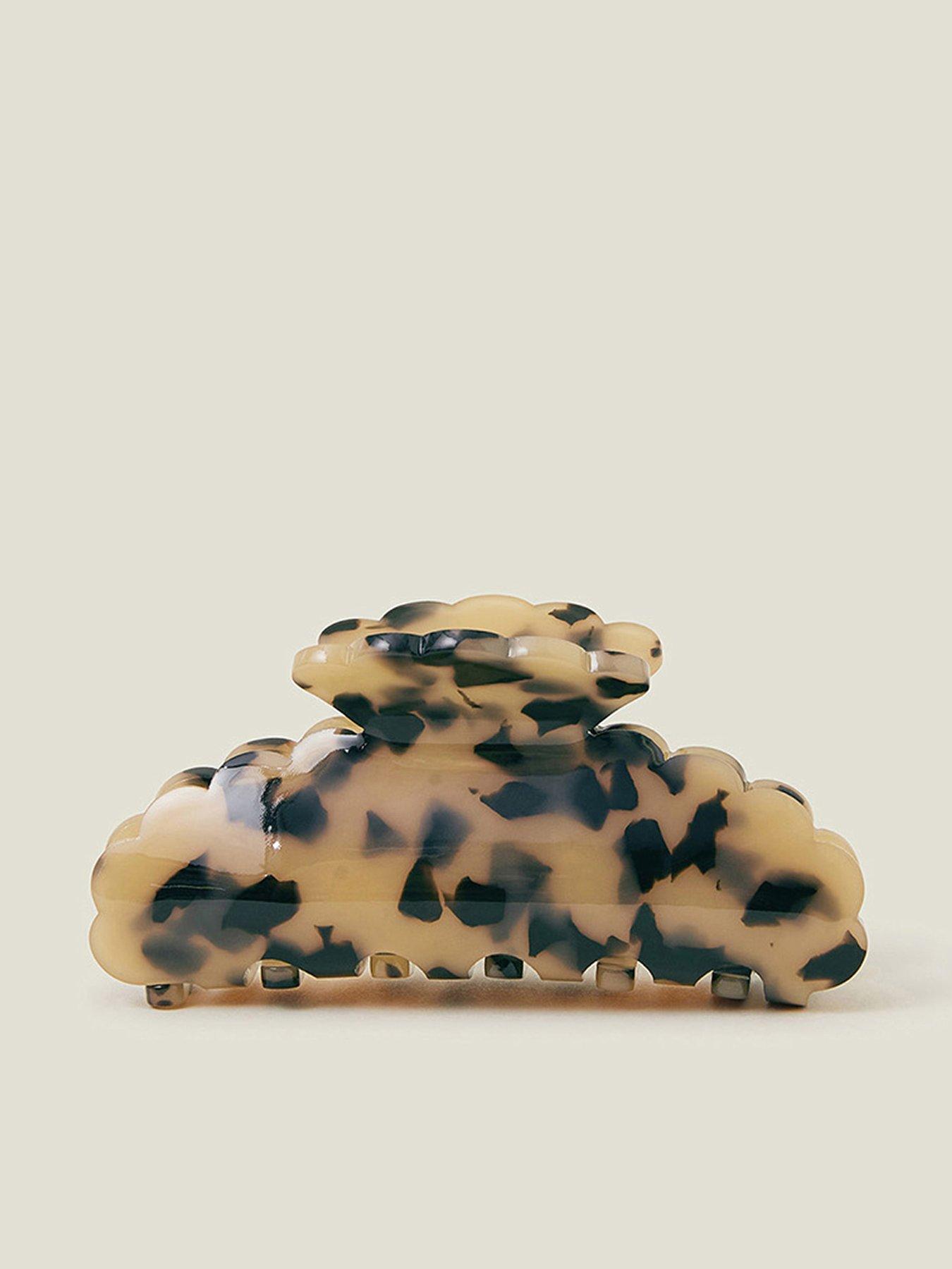 Image 1 of 3 of Accessorize Tort Scallop Claw Clip