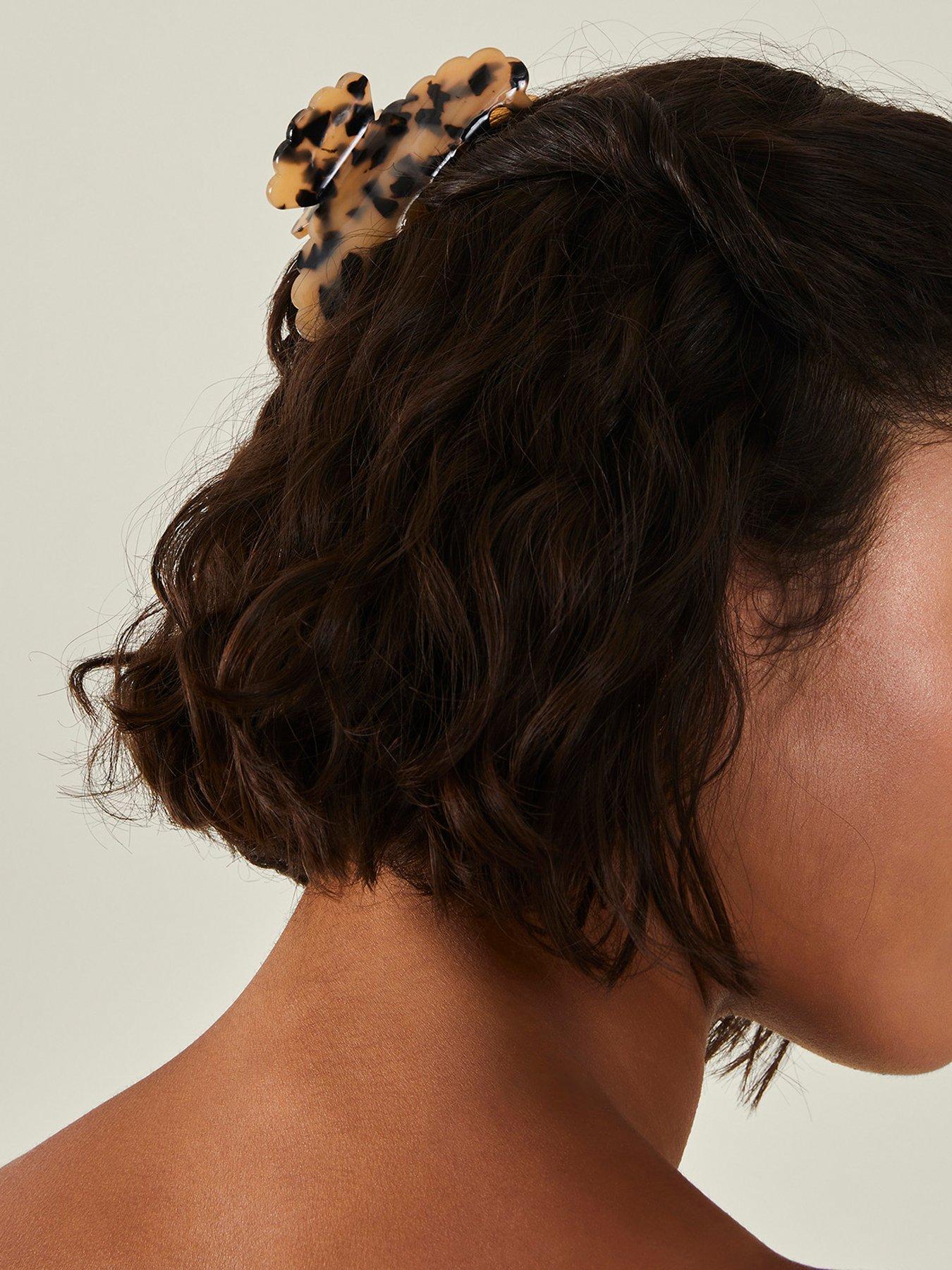 Image 2 of 3 of Accessorize Tort Scallop Claw Clip