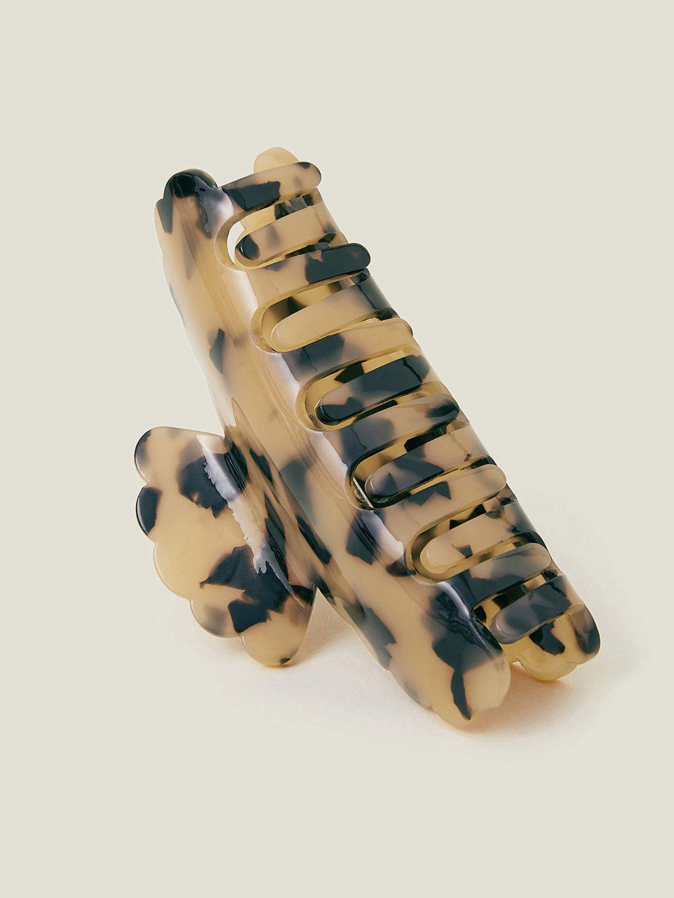 Image 3 of 3 of Accessorize Tort Scallop Claw Clip