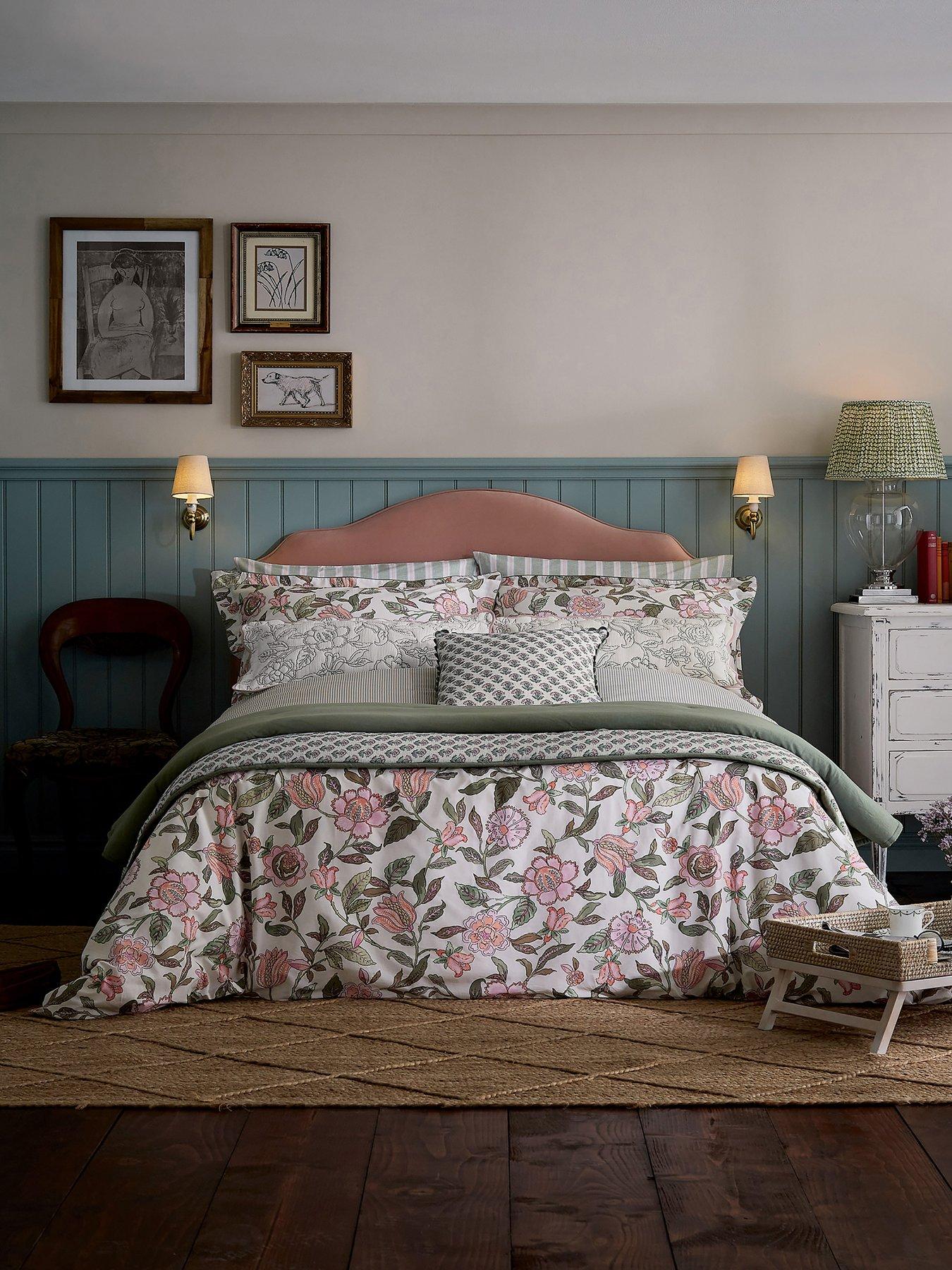 Product photograph of Joules Juliette Khaki 100 Cotton Percale Duvet Set from very.co.uk