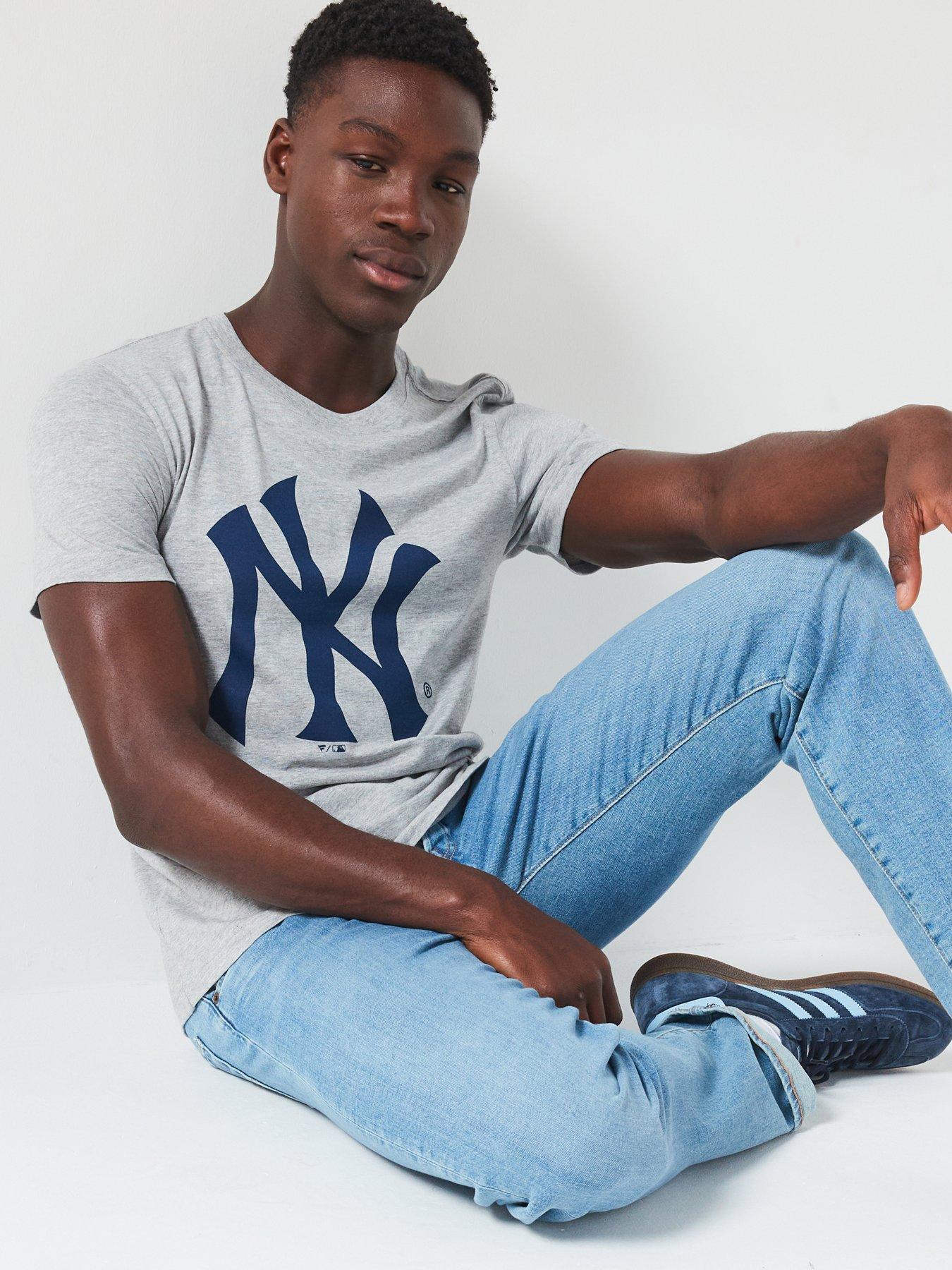 Image 4 of 4 of Fanatics Mens New York Yankees Primary Logo Graphic T-Shirt - Grey