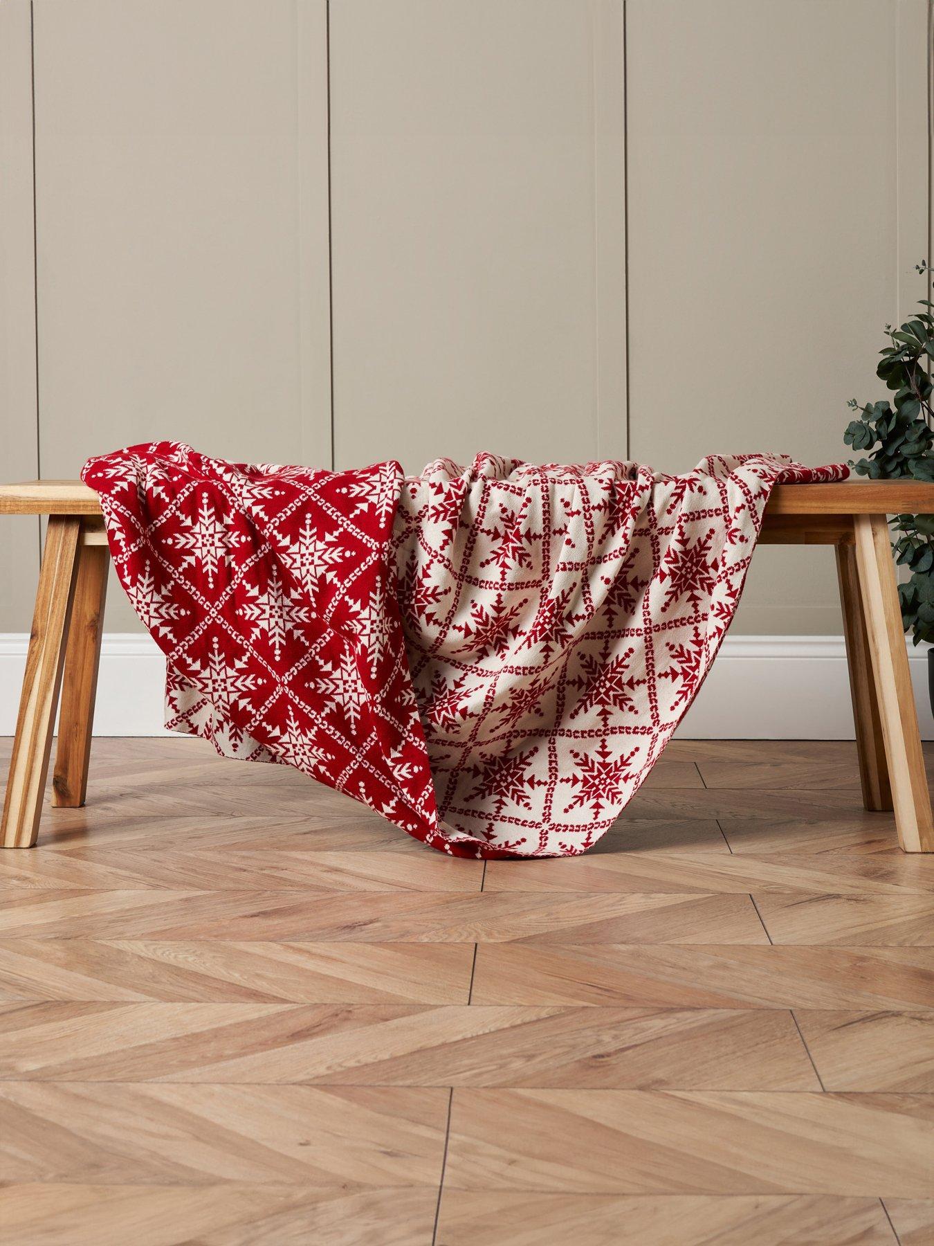 Product photograph of Very Home Traditional Star Christmas Throw from very.co.uk