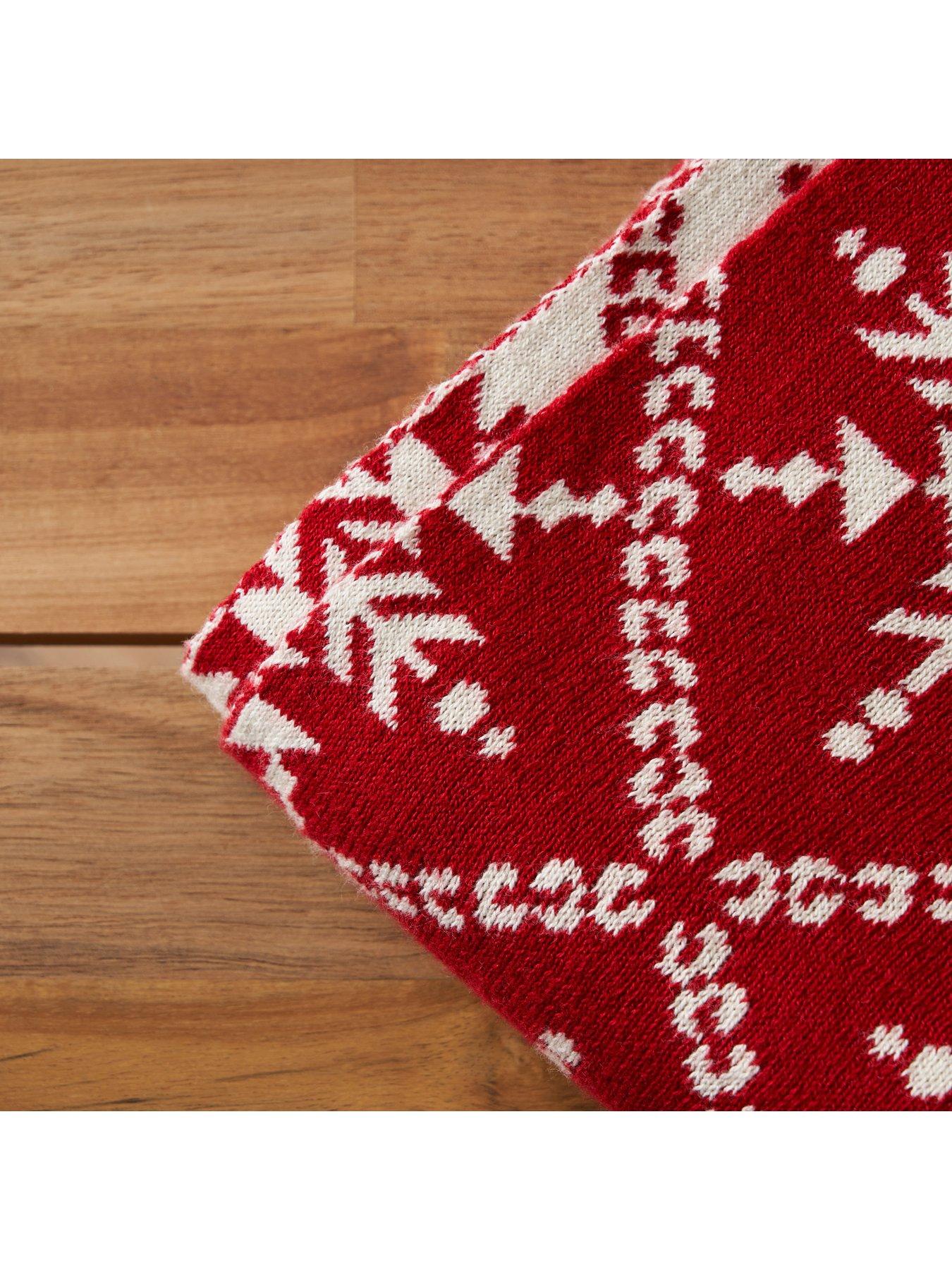 Image 4 of 7 of Very Home Traditional Star Christmas Throw