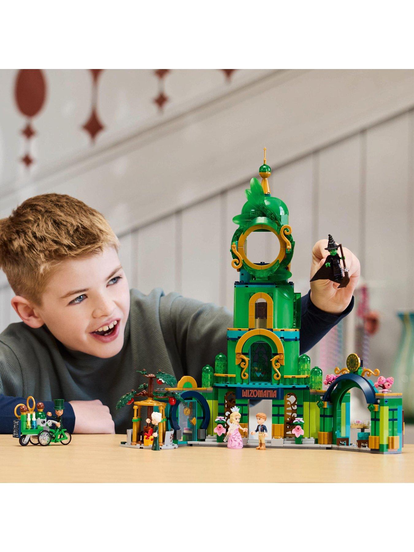 Image 7 of 8 of LEGO Wicked Welcome to Emerald City Movie Set 75684