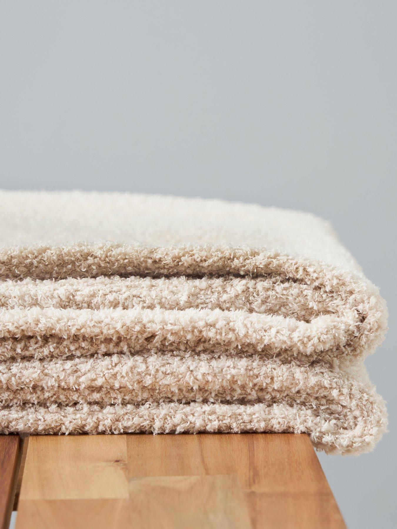 Image 3 of 7 of The Very Collection Teddy Soft Throw
