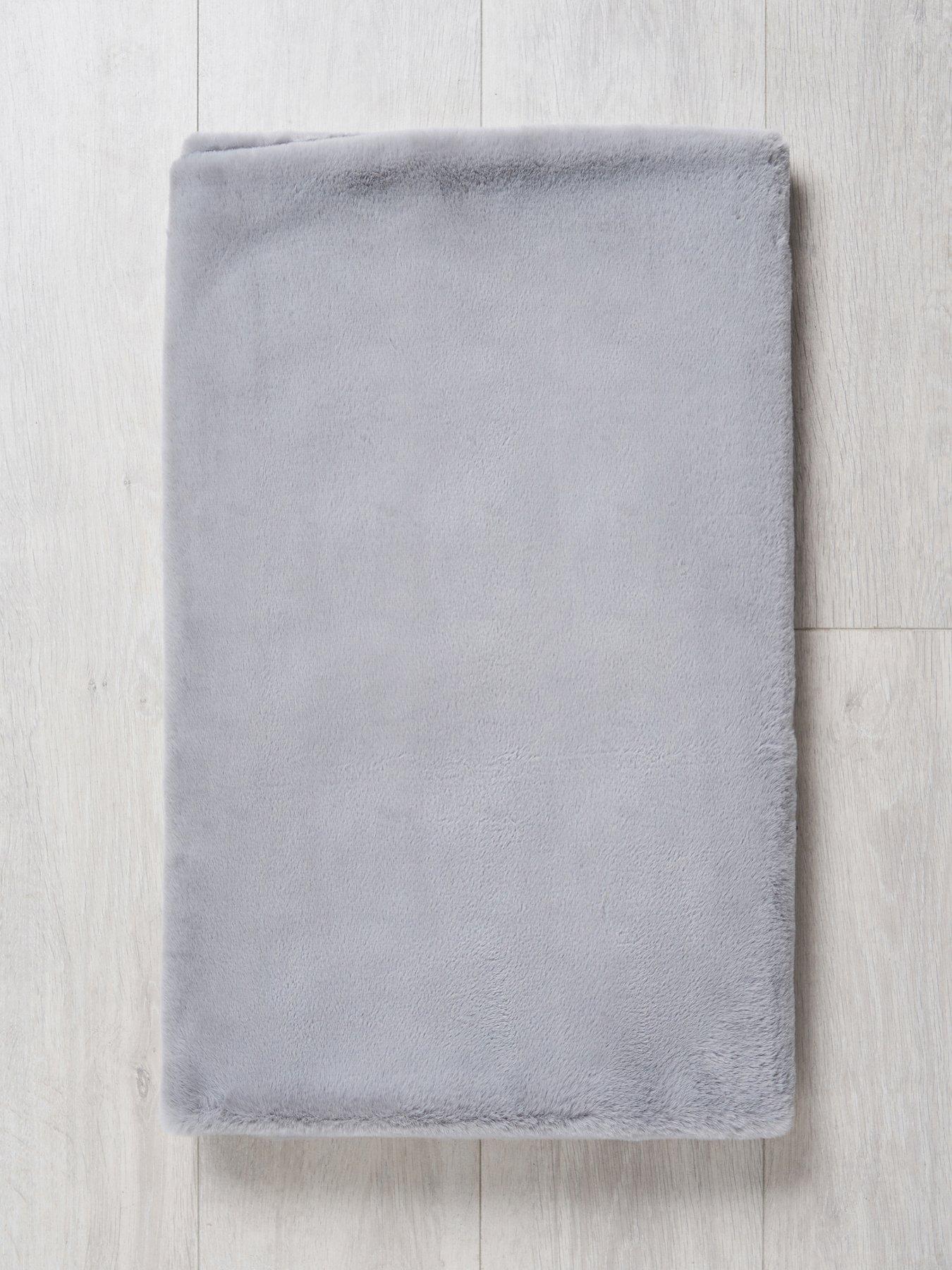 undefined Faux Fur & Velvet Throw 127 X 152cm