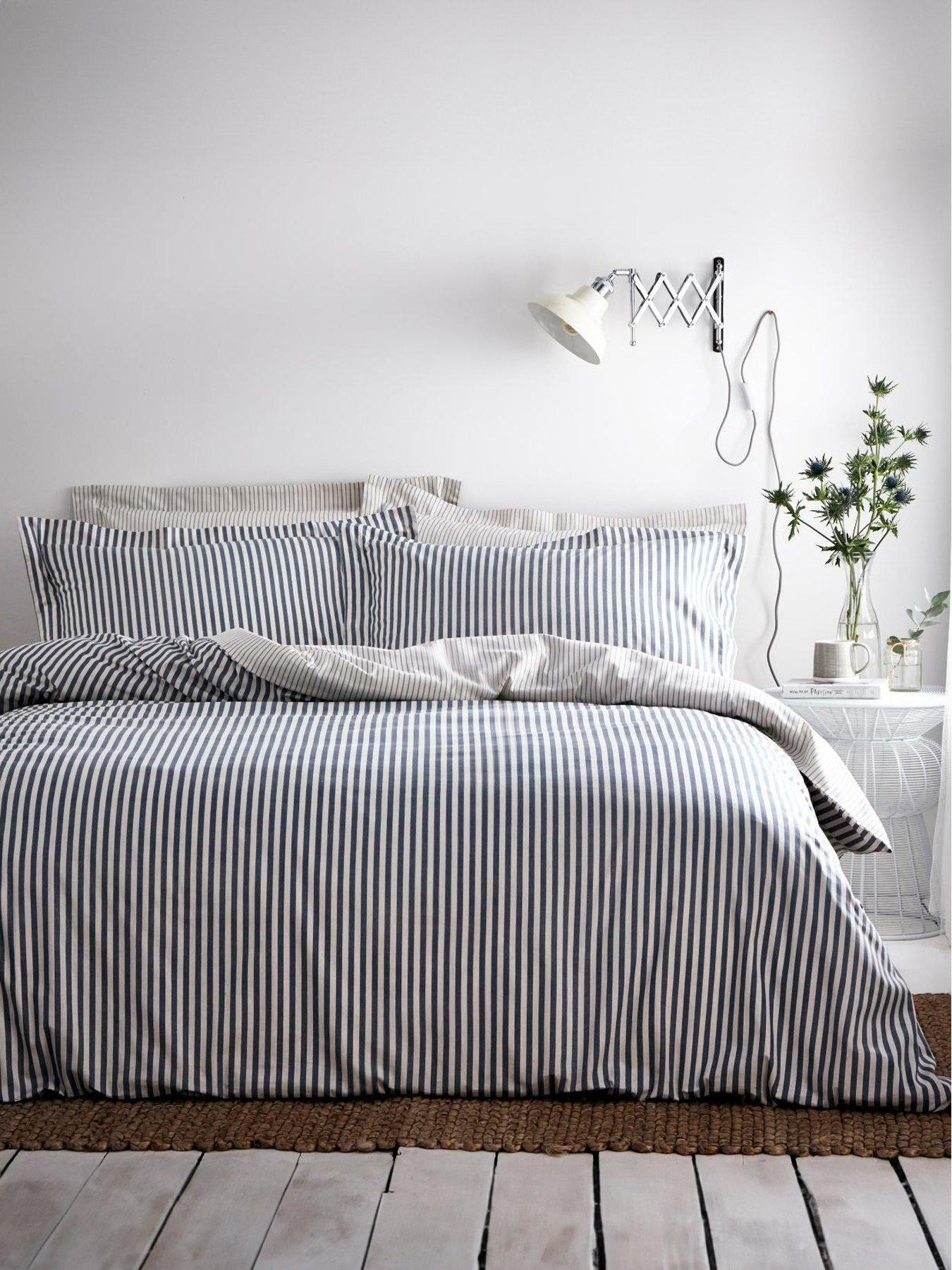 Yard Hebden 100% Cotton Duvet Cover Set - Navy/White