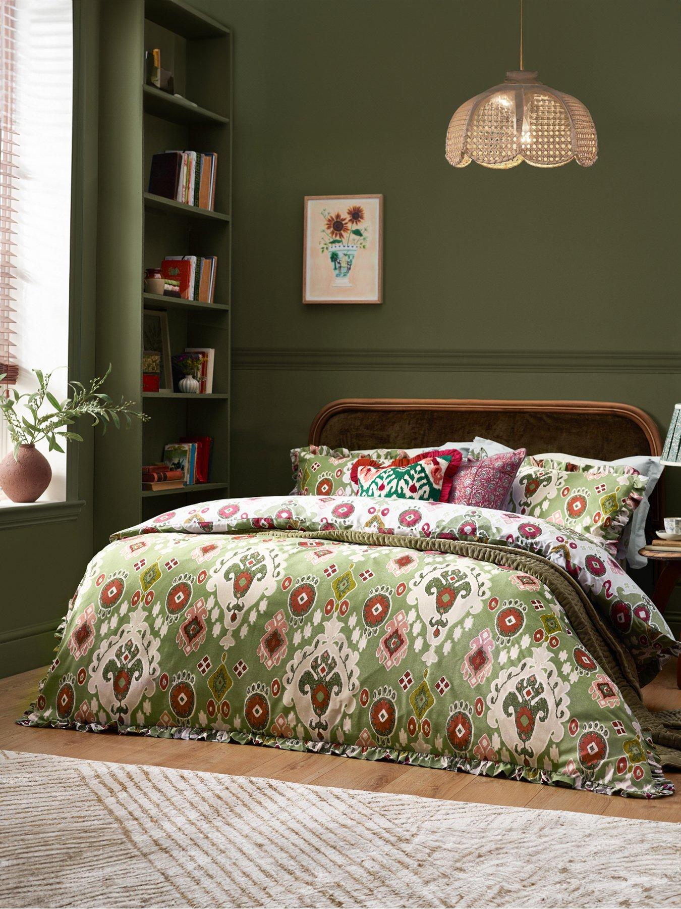 Product photograph of Paoletti Dawson Duvet Set Cedar Green- King from very.co.uk